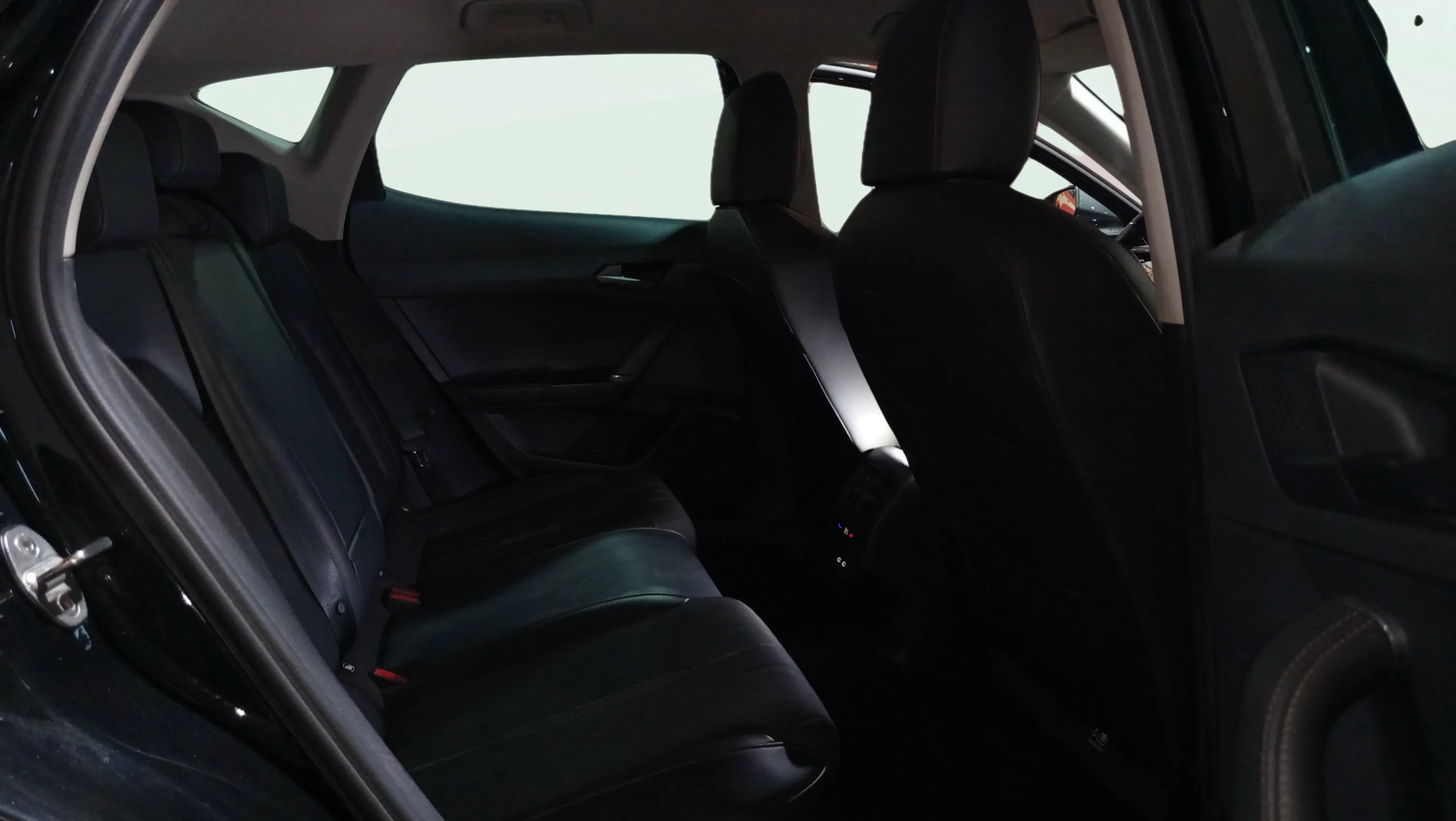 Cupra Formentor 1.5 TSI DSG - foto 31