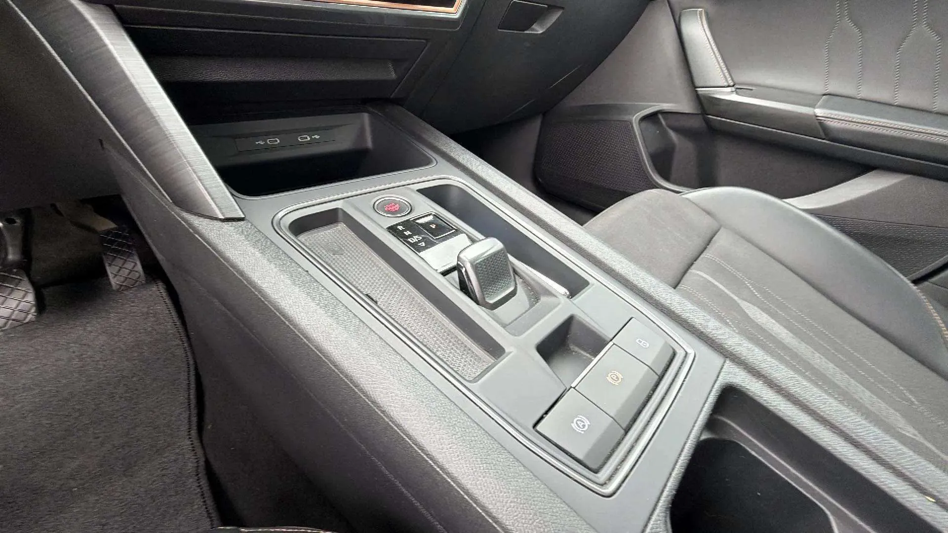 Cupra Formentor 1.5 TSI DSG - foto 24