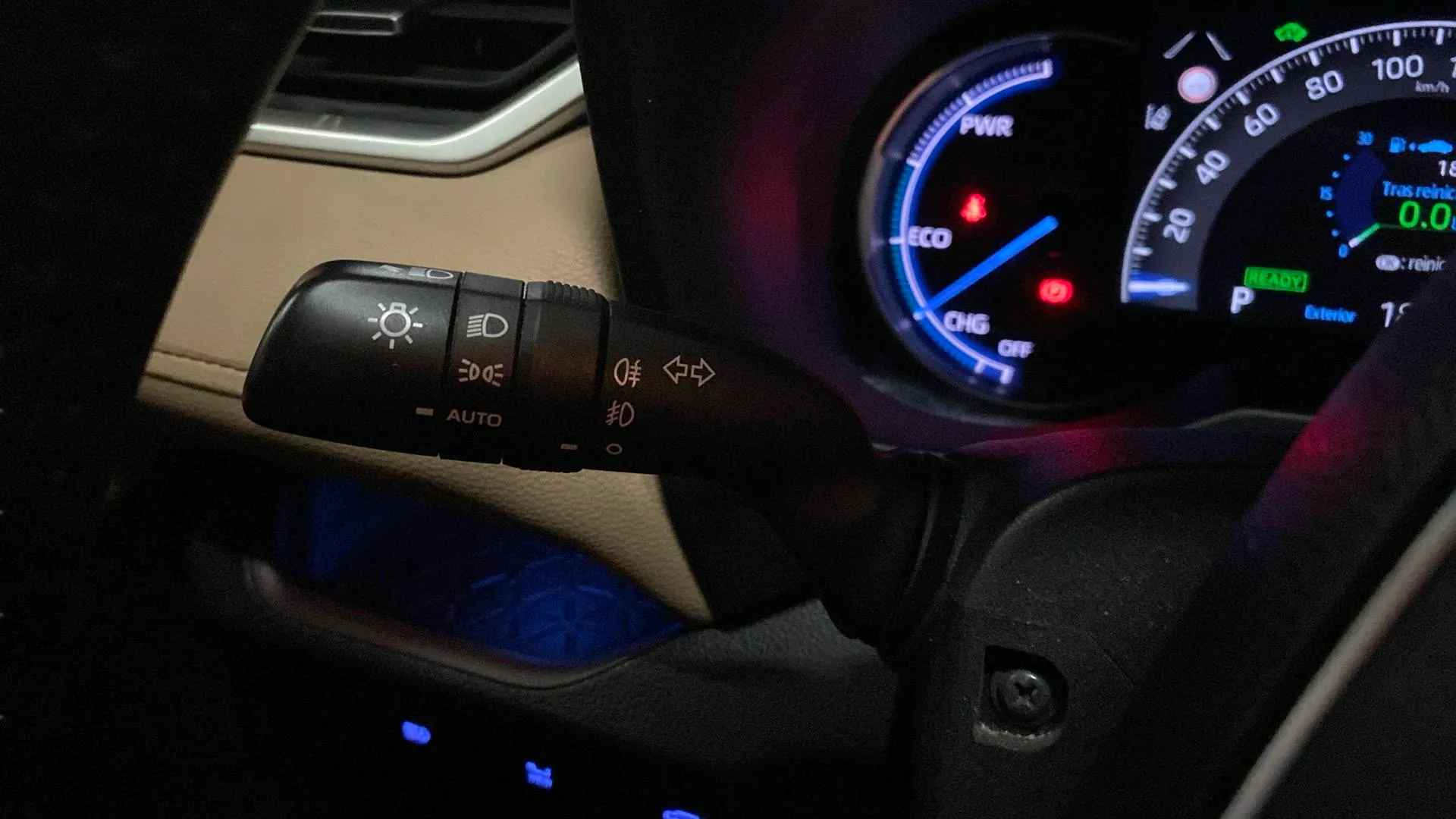 Toyota RAV4 2.5l 220H Luxury - foto 18