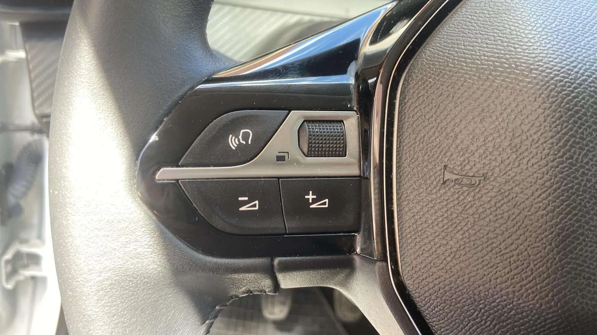 Peugeot 208 BlueHDi Active - foto 14