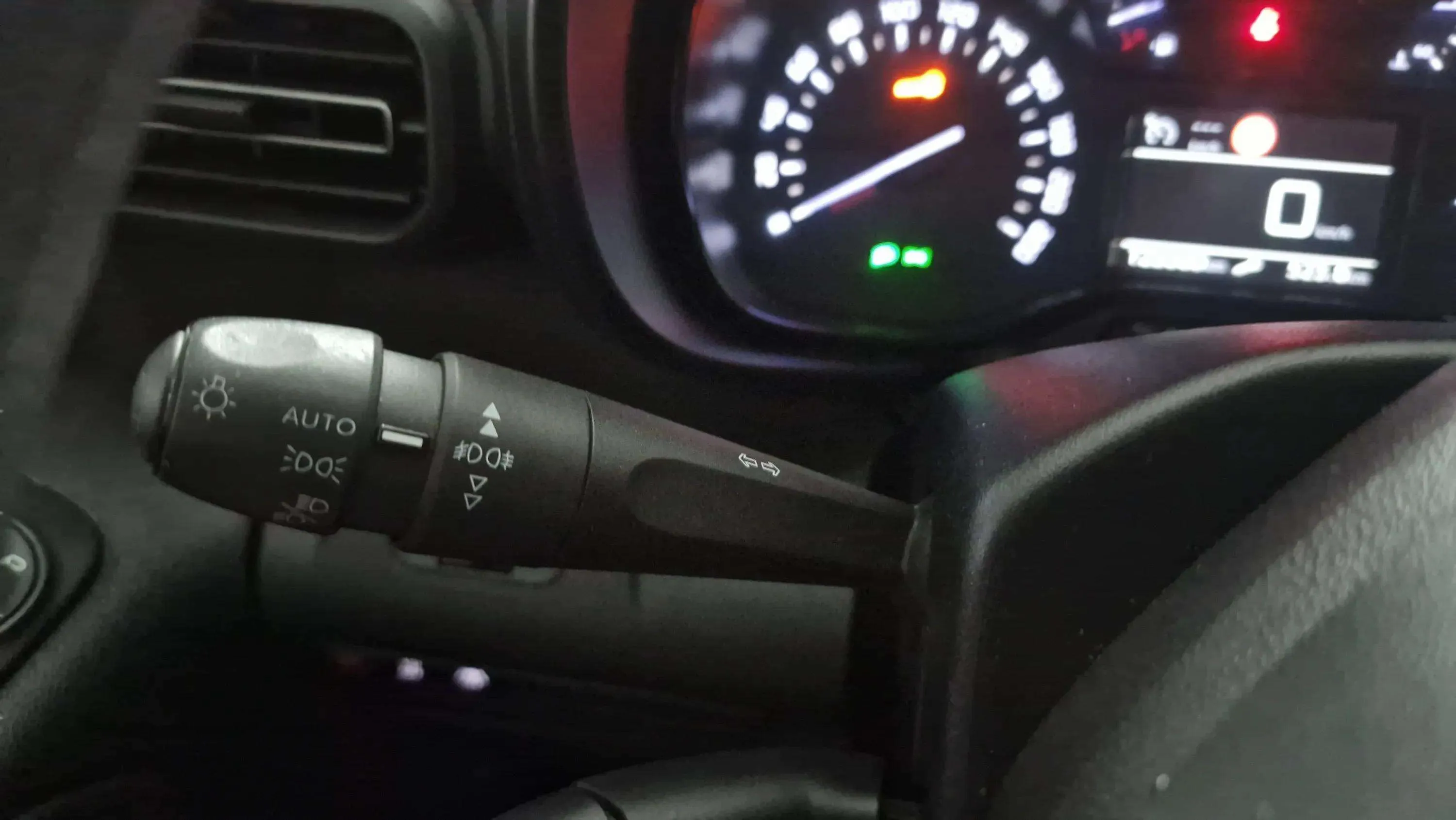 Citroën Berlingo Talla M BlueHDi 100 Live Pack - foto 14