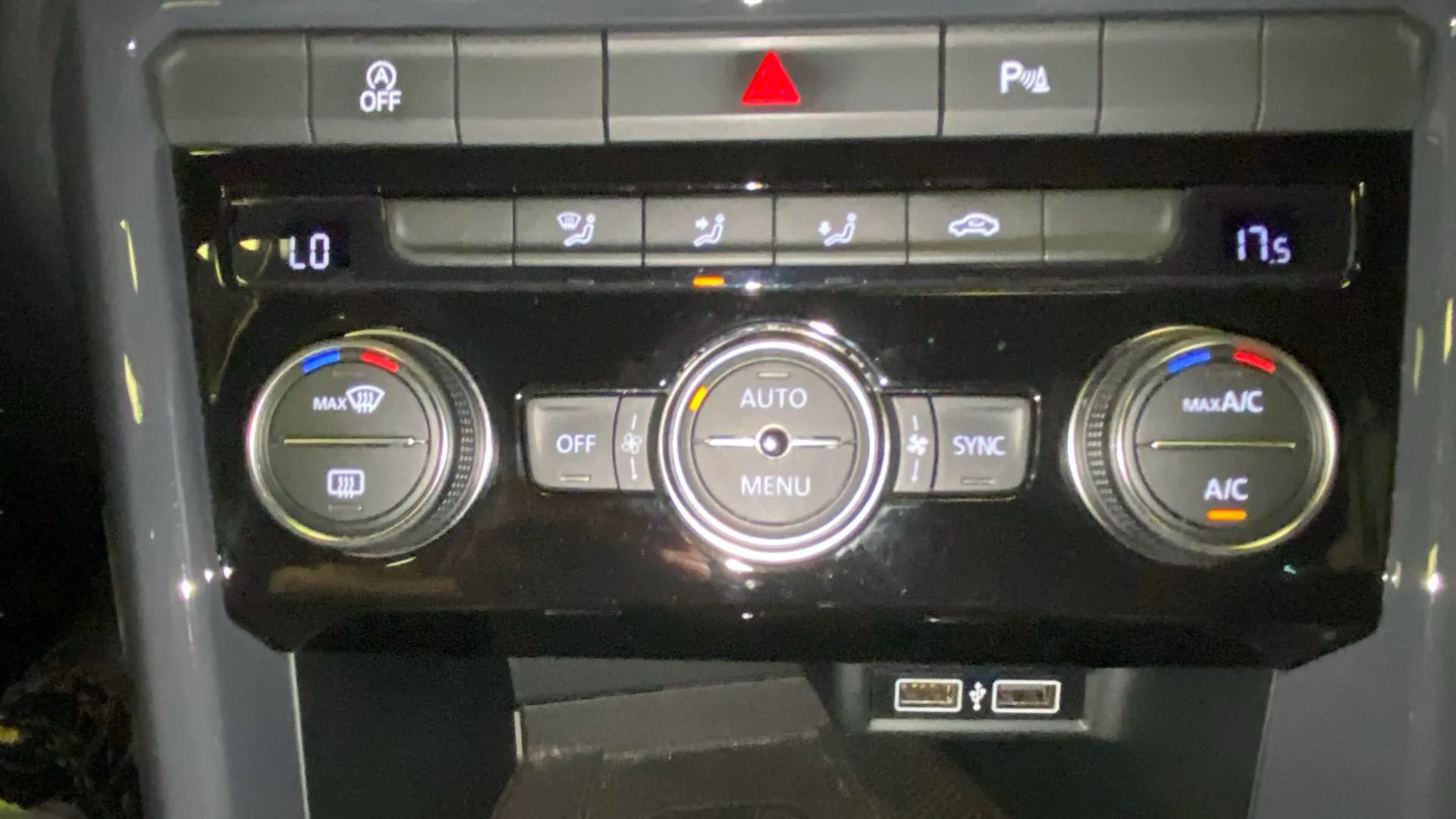 Volkswagen T-Roc Sport 2.0 TSI 4 Motion DSG - foto 32