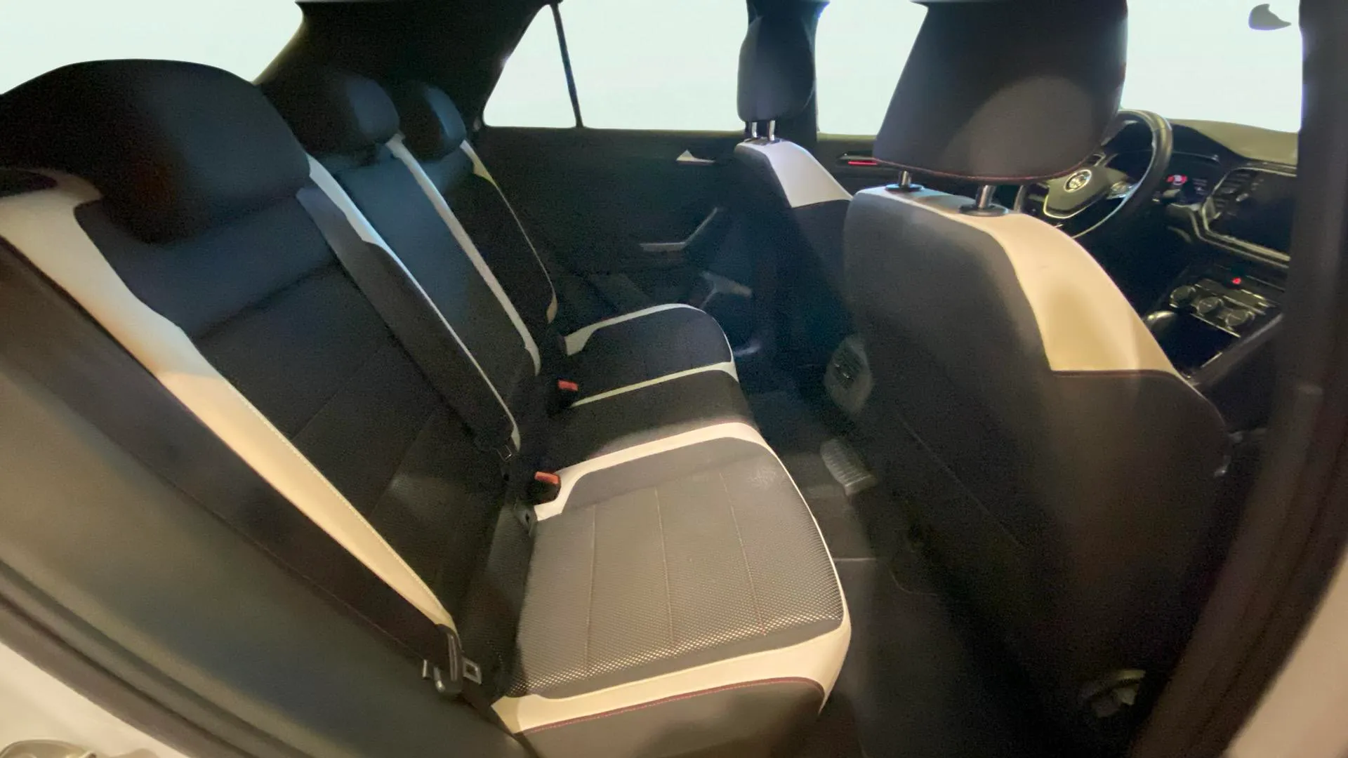 Volkswagen T-Roc Sport 2.0 TSI 4 Motion DSG - foto 15