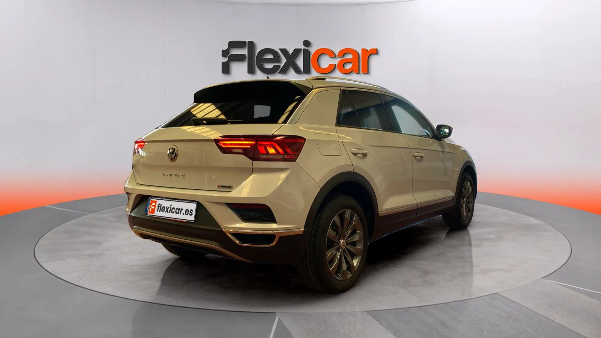 Volkswagen T-Roc Sport 2.0 TSI 4 Motion DSG - foto 7