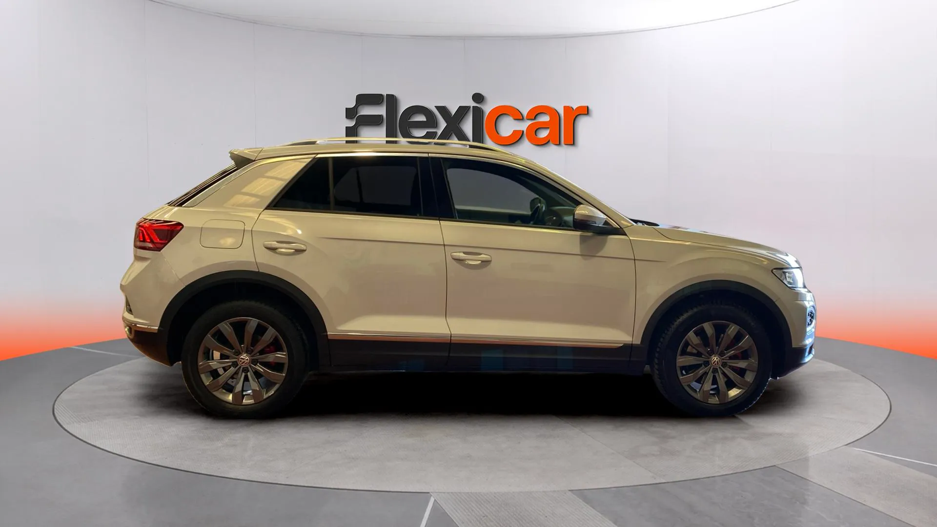 Volkswagen T-Roc Sport 2.0 TSI 4 Motion DSG - foto 8