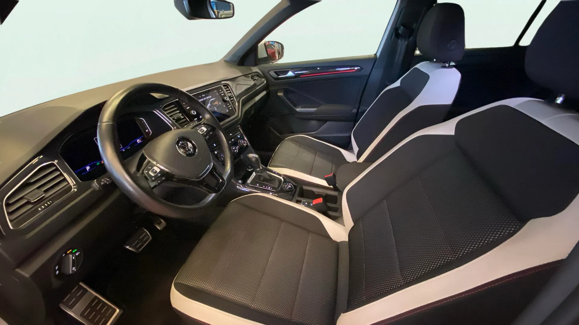 Volkswagen T-Roc Sport 2.0 TSI 4 Motion DSG - foto 11