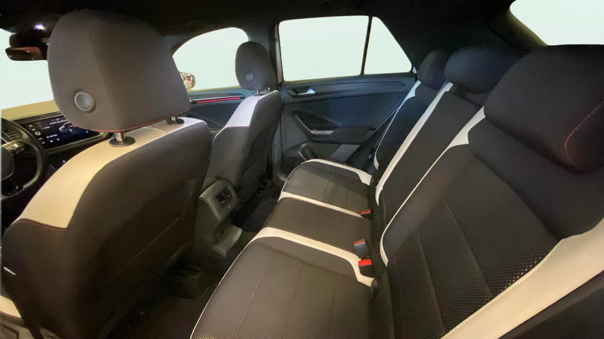 Volkswagen T-Roc Sport 2.0 TSI 4 Motion DSG - foto 13