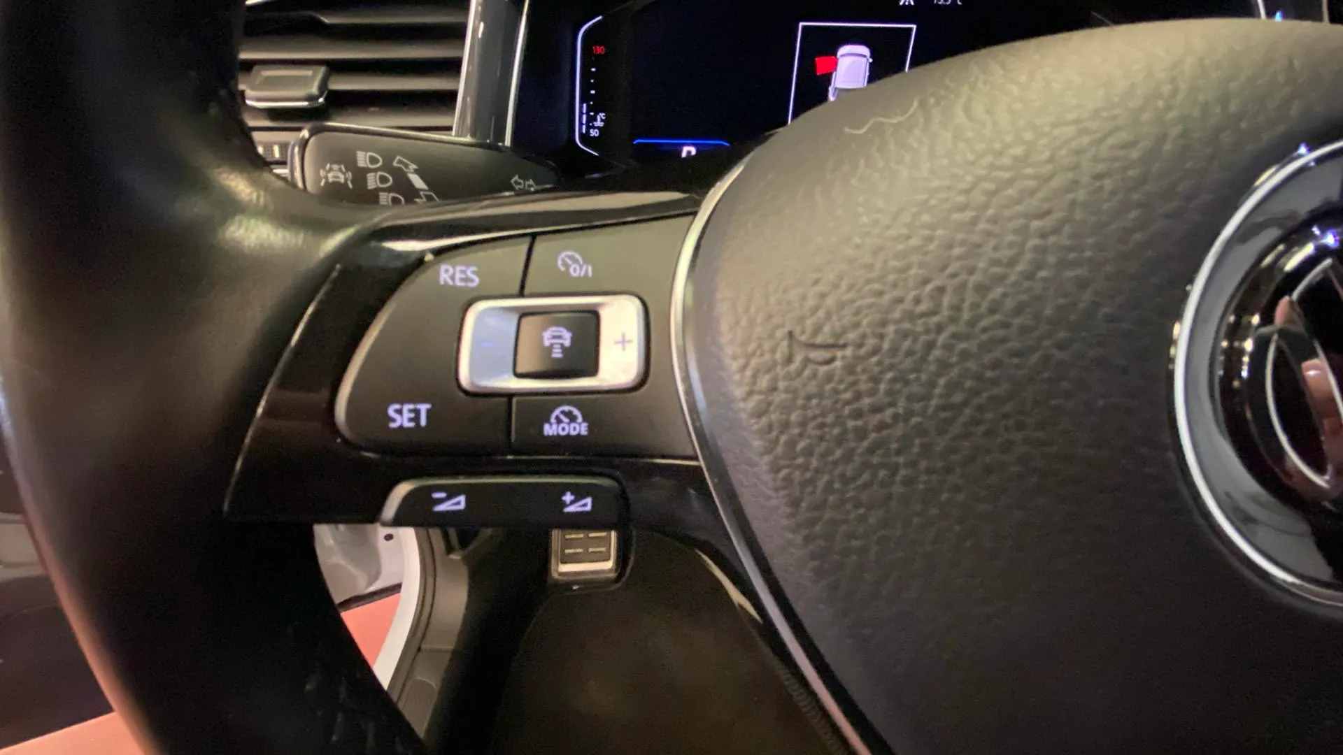 Volkswagen T-Roc Sport 2.0 TSI 4 Motion DSG - foto 18