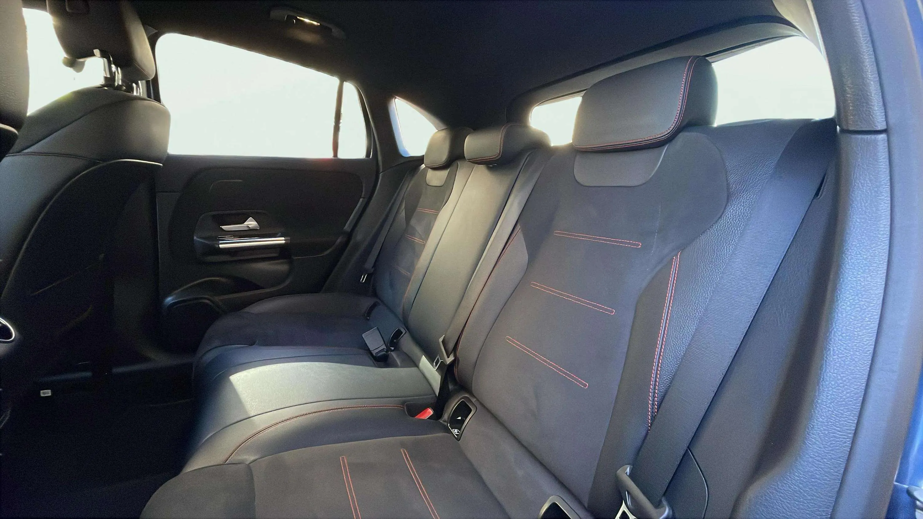 Mercedes-Benz GLA 250 4MATIC - foto 27