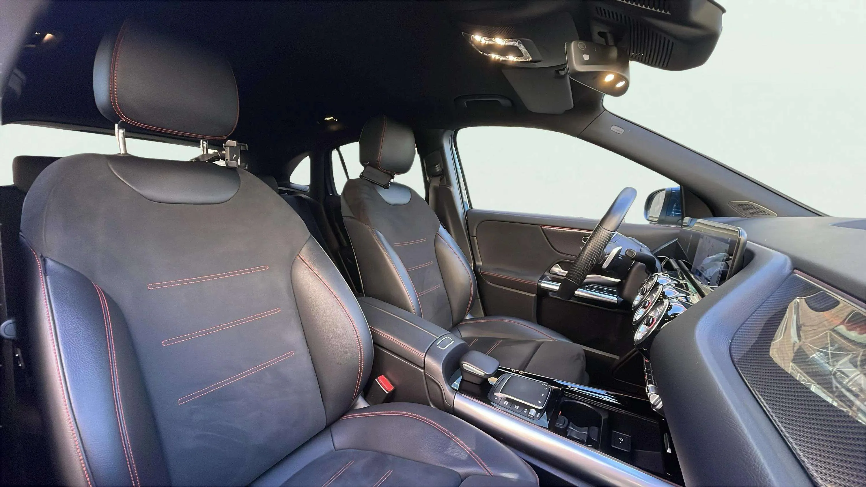 Mercedes-Benz GLA 250 4MATIC - foto 26
