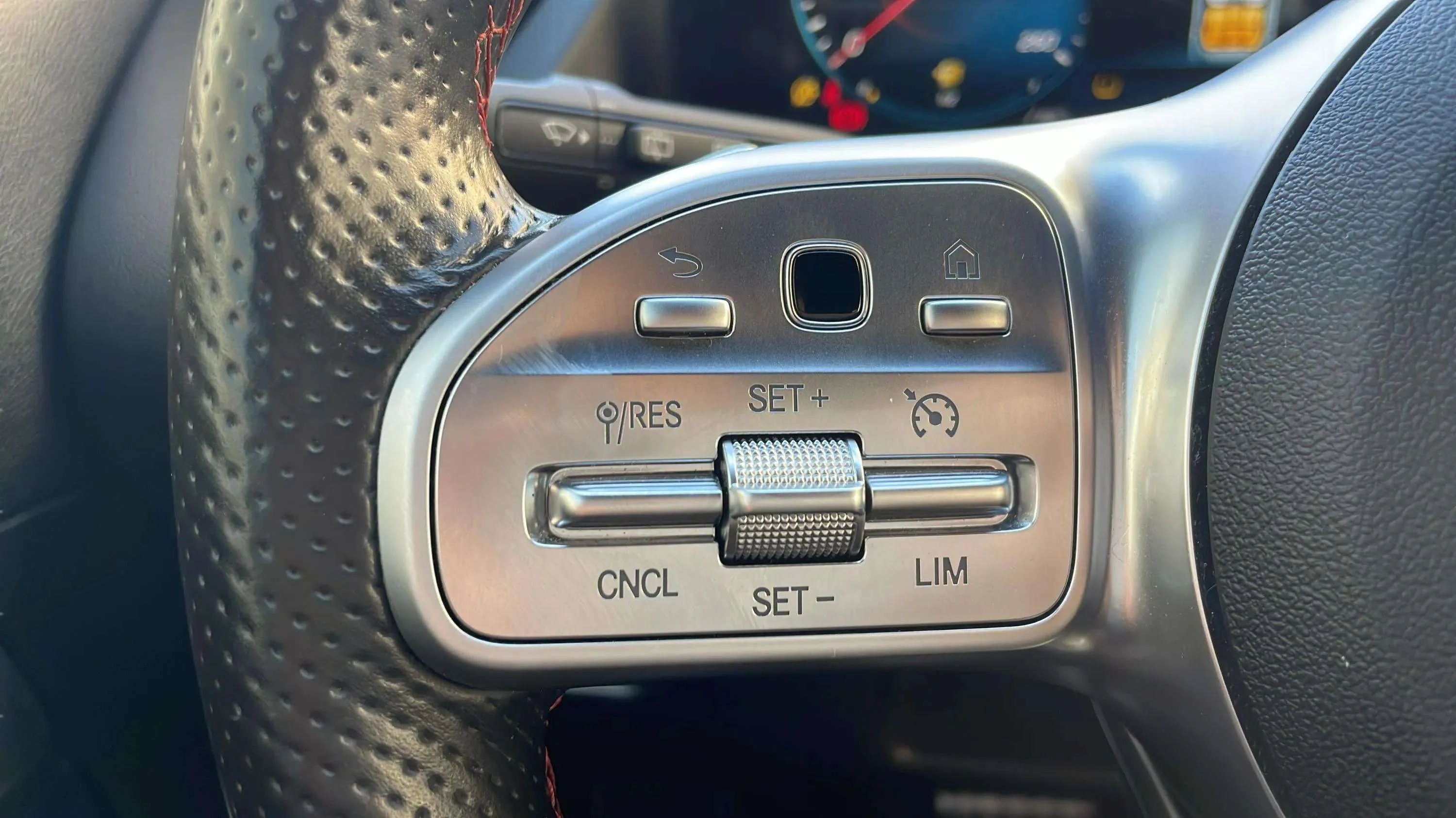 Mercedes-Benz GLA 250 4MATIC - foto 11