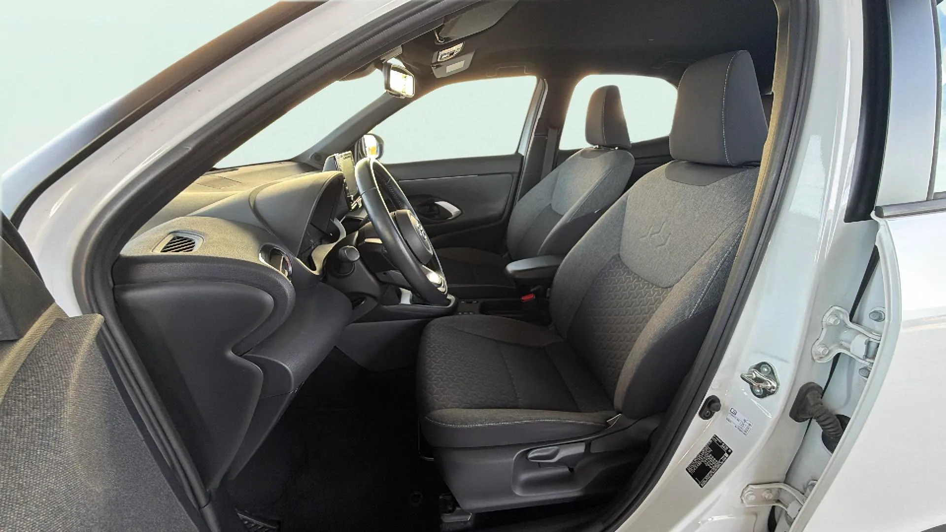 Toyota Yaris Cross 1.5 120H Active Tech - foto 12