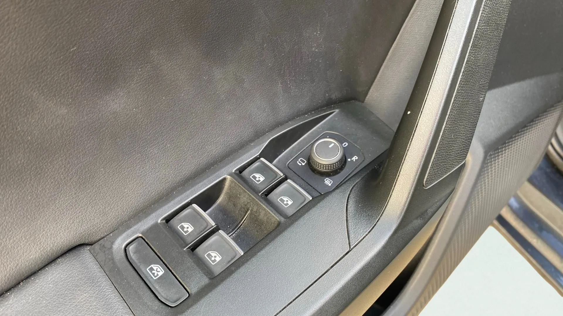 SEAT León 1.0 eTSI DSG-7 FR XL ECO - foto 21