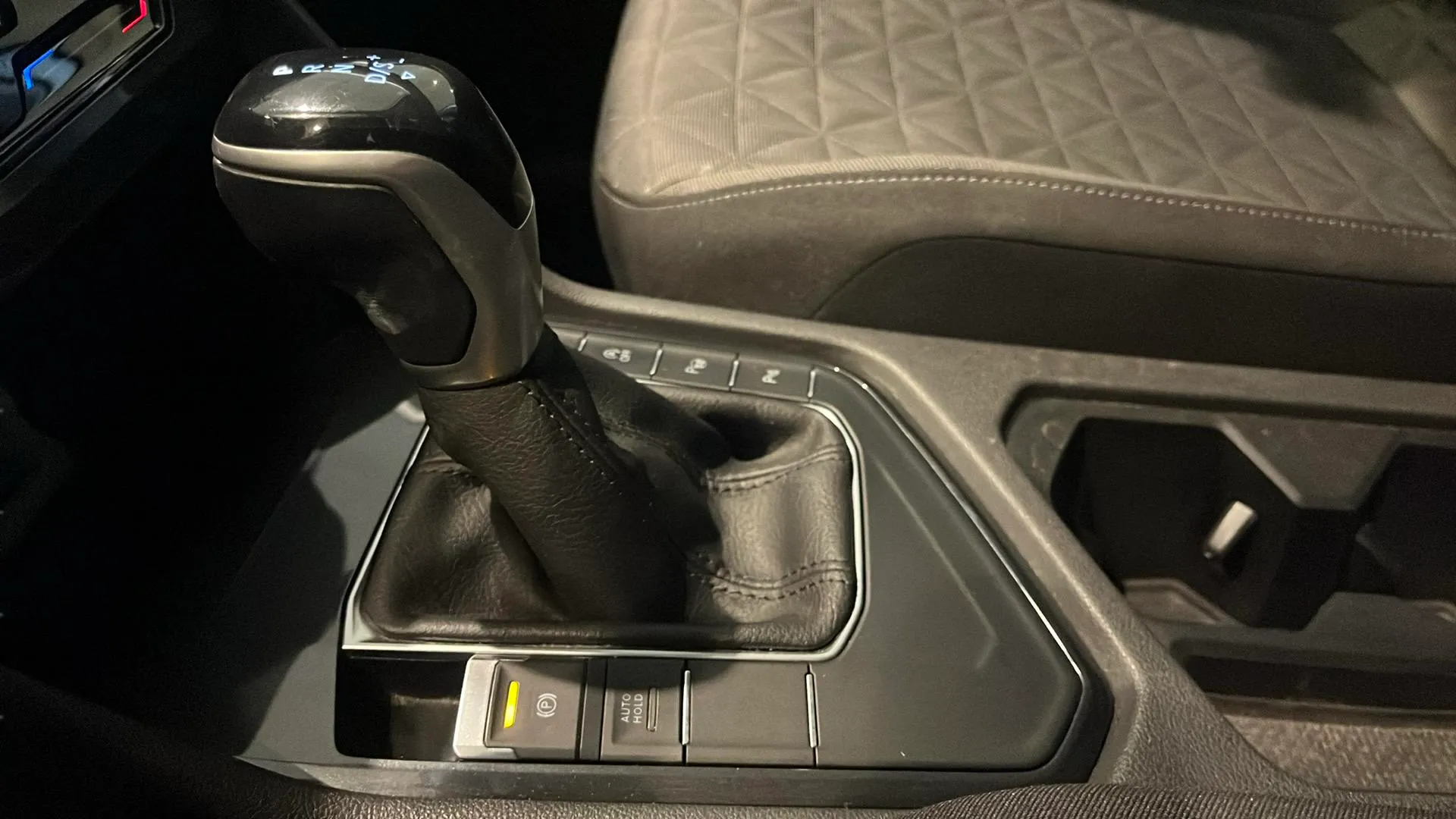 Volkswagen Tiguan Life 2.0 TDI DSG - foto 22