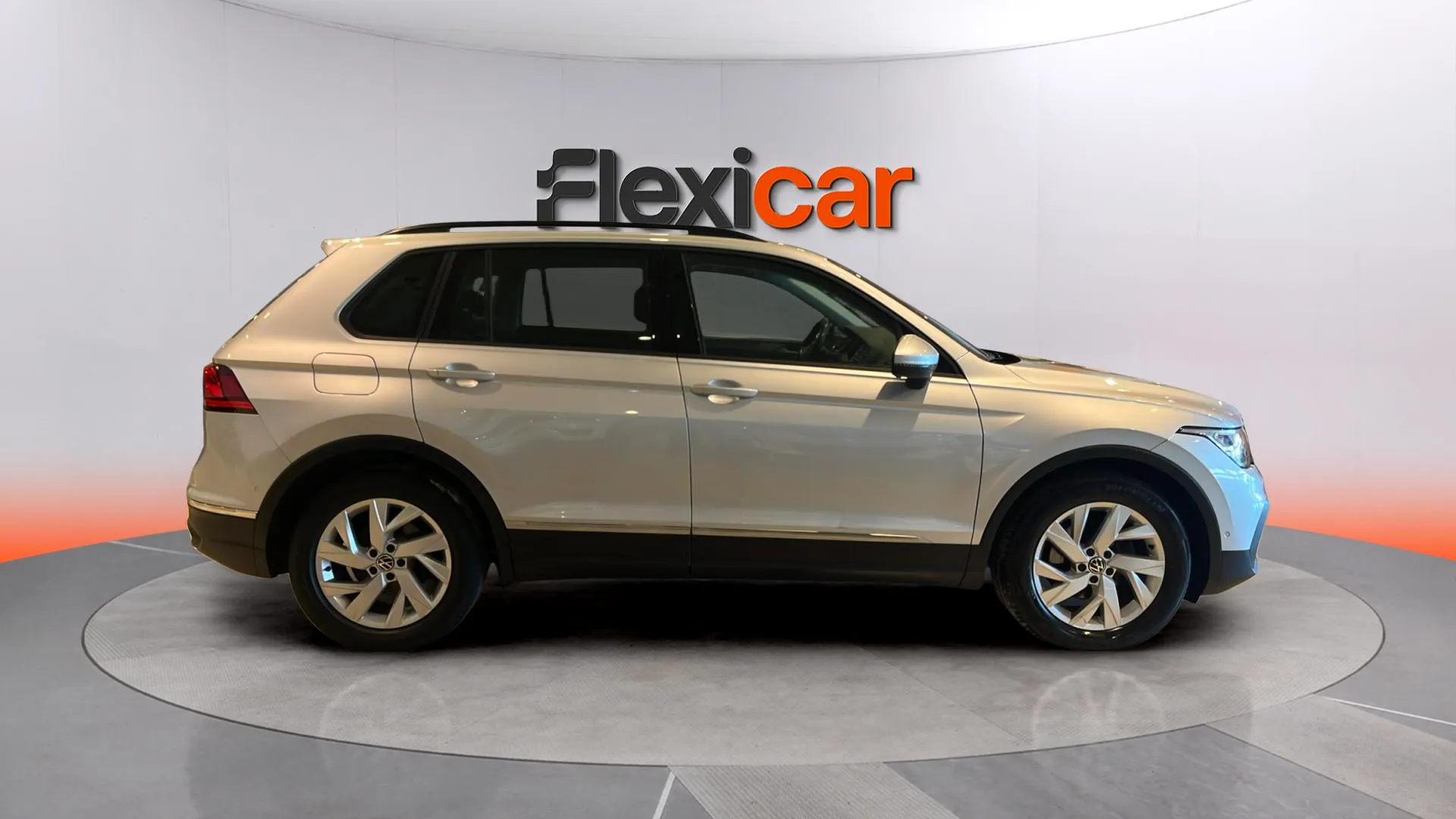 Volkswagen Tiguan Life 2.0 TDI DSG - foto 8