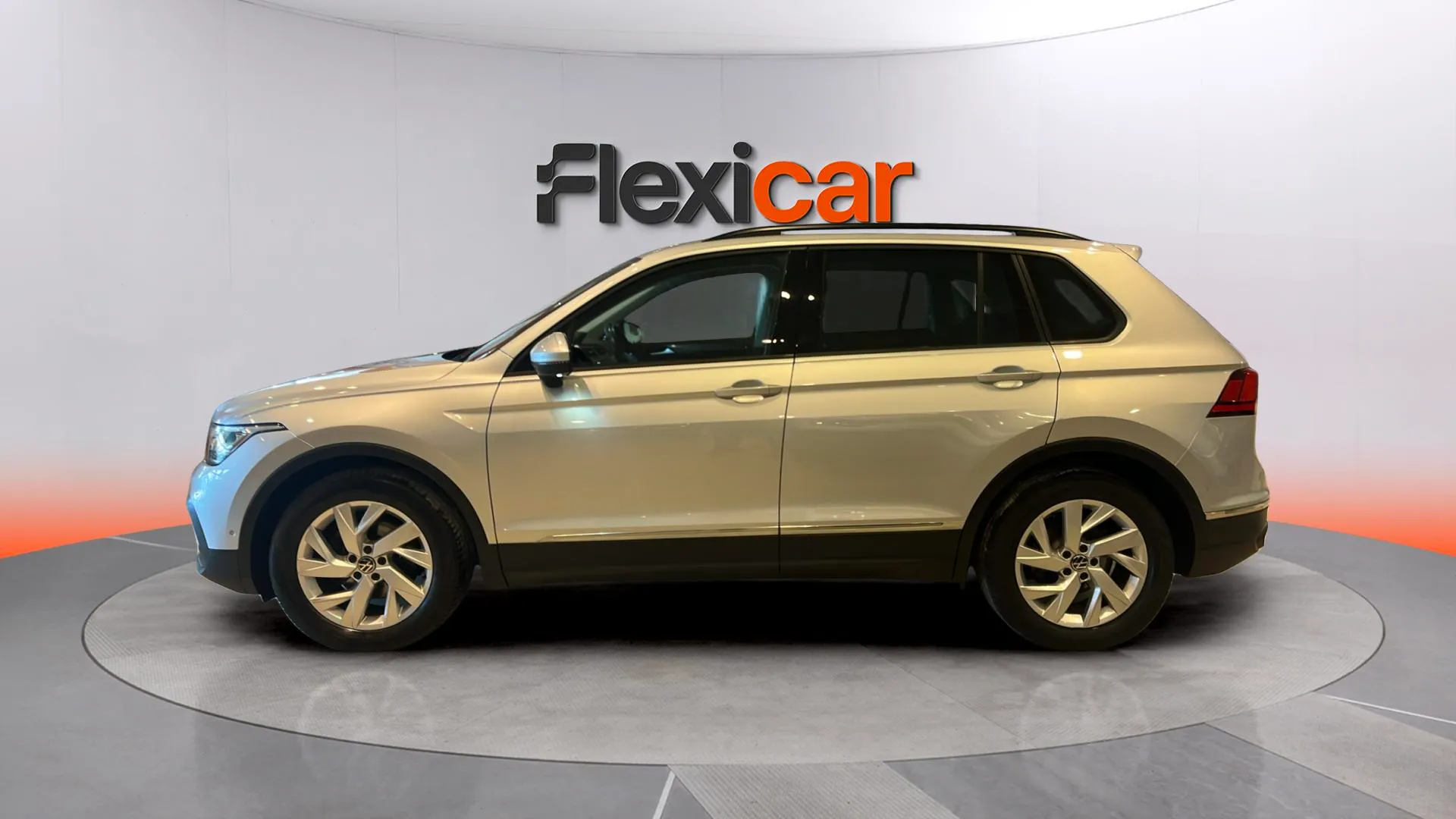 Volkswagen Tiguan Life 2.0 TDI DSG - foto 4