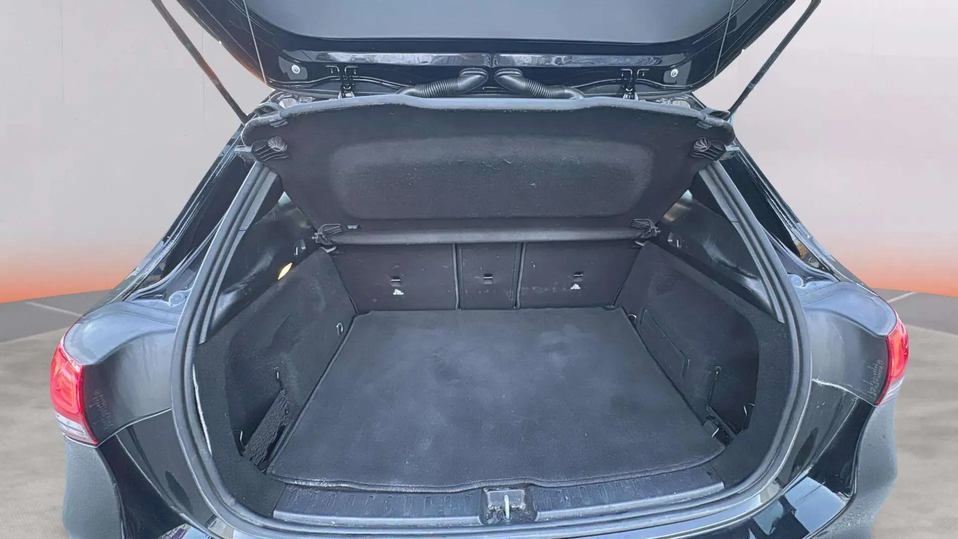 Mercedes-Benz GLA 200 D - foto 9