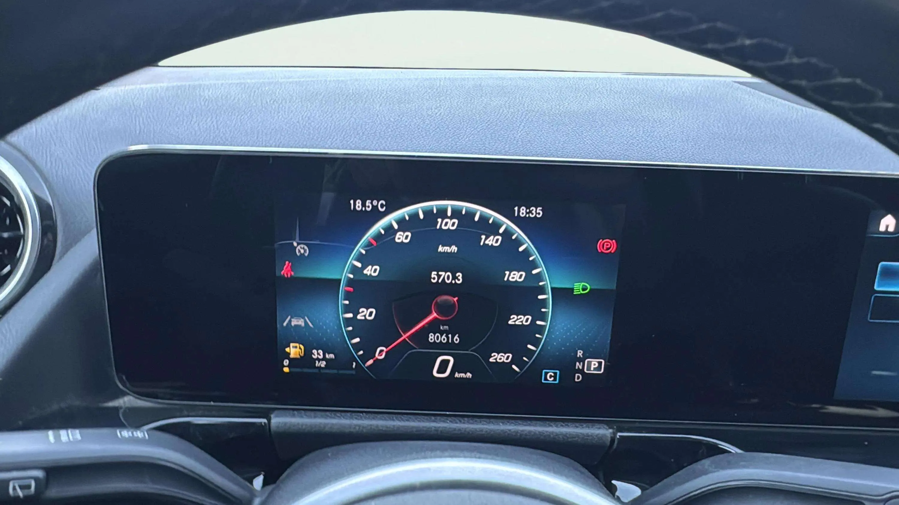 Mercedes-Benz GLA 200 D - foto 18