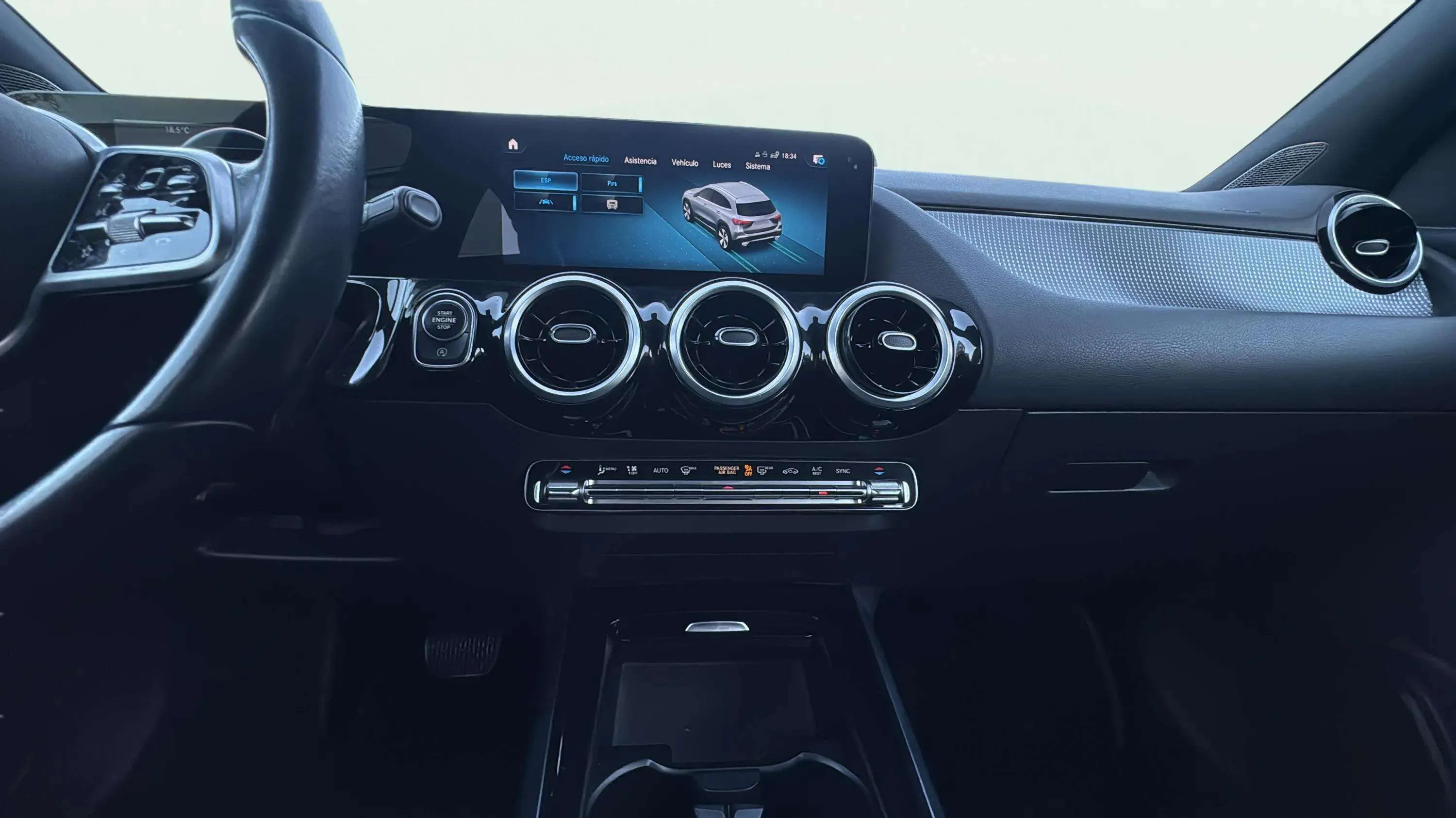 Mercedes-Benz GLA 200 D - foto 17