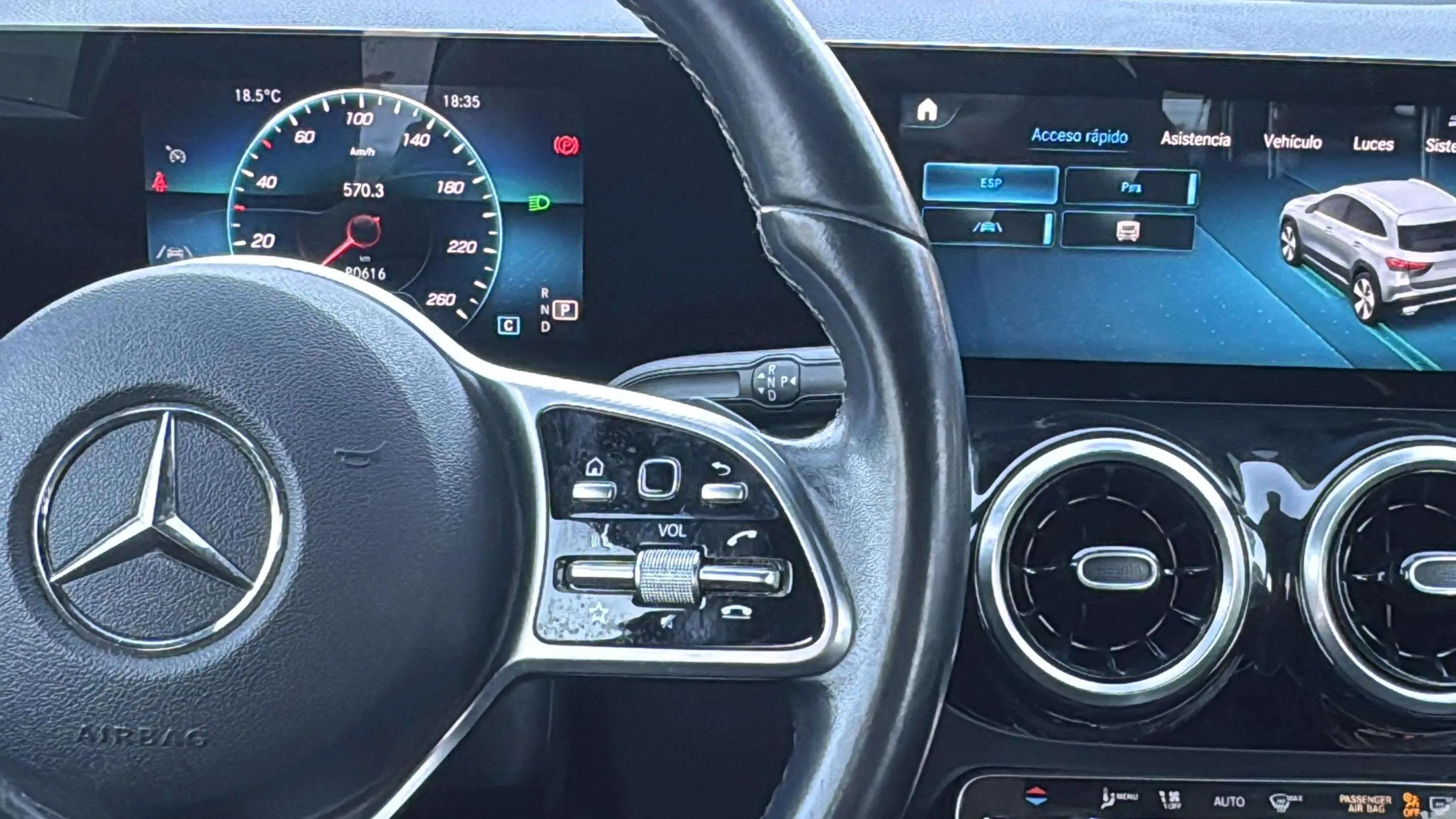 Mercedes-Benz GLA 200 D - foto 16