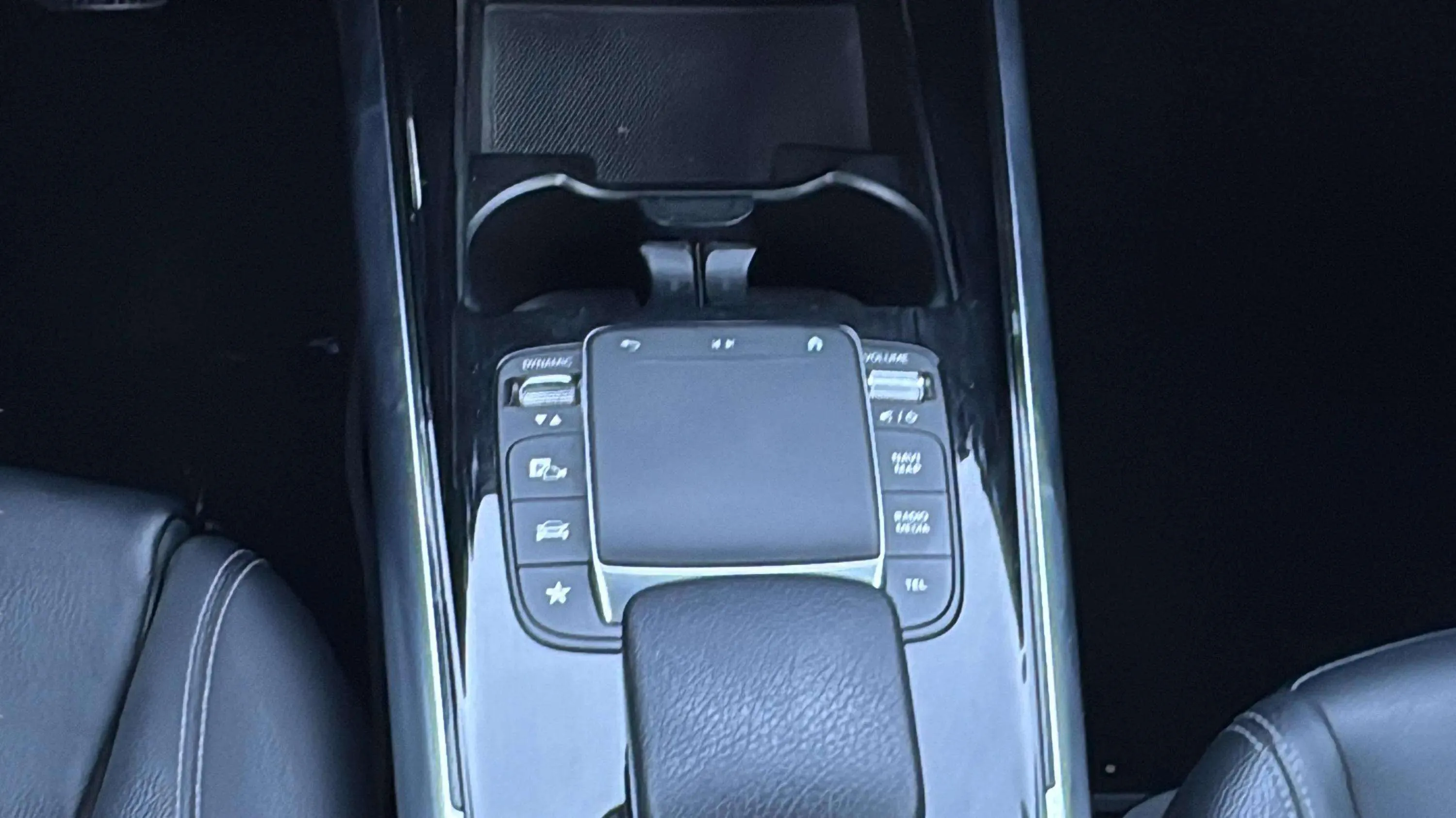 Mercedes-Benz GLA 200 D - foto 19