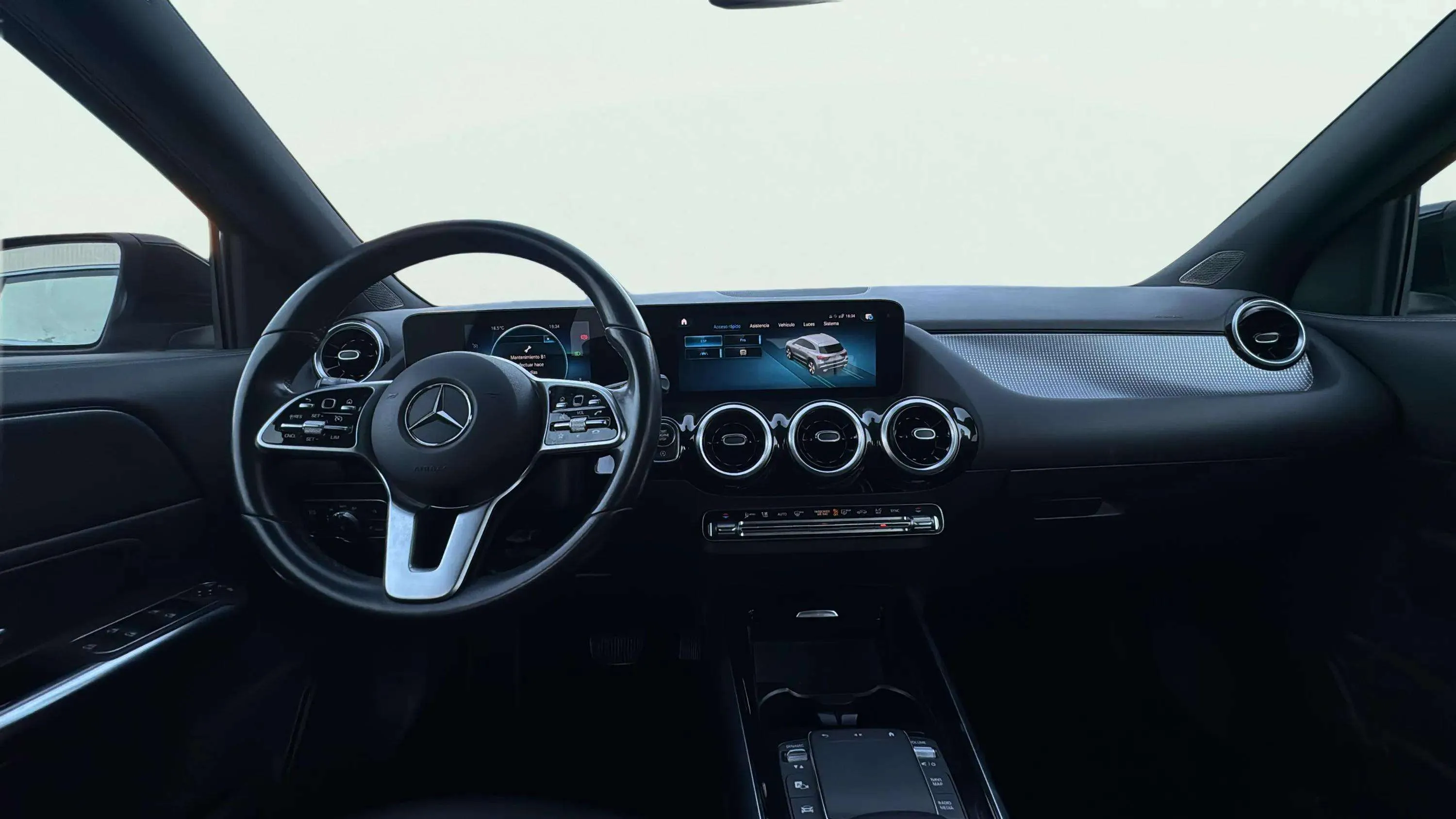 Mercedes-Benz GLA 200 D - foto 13