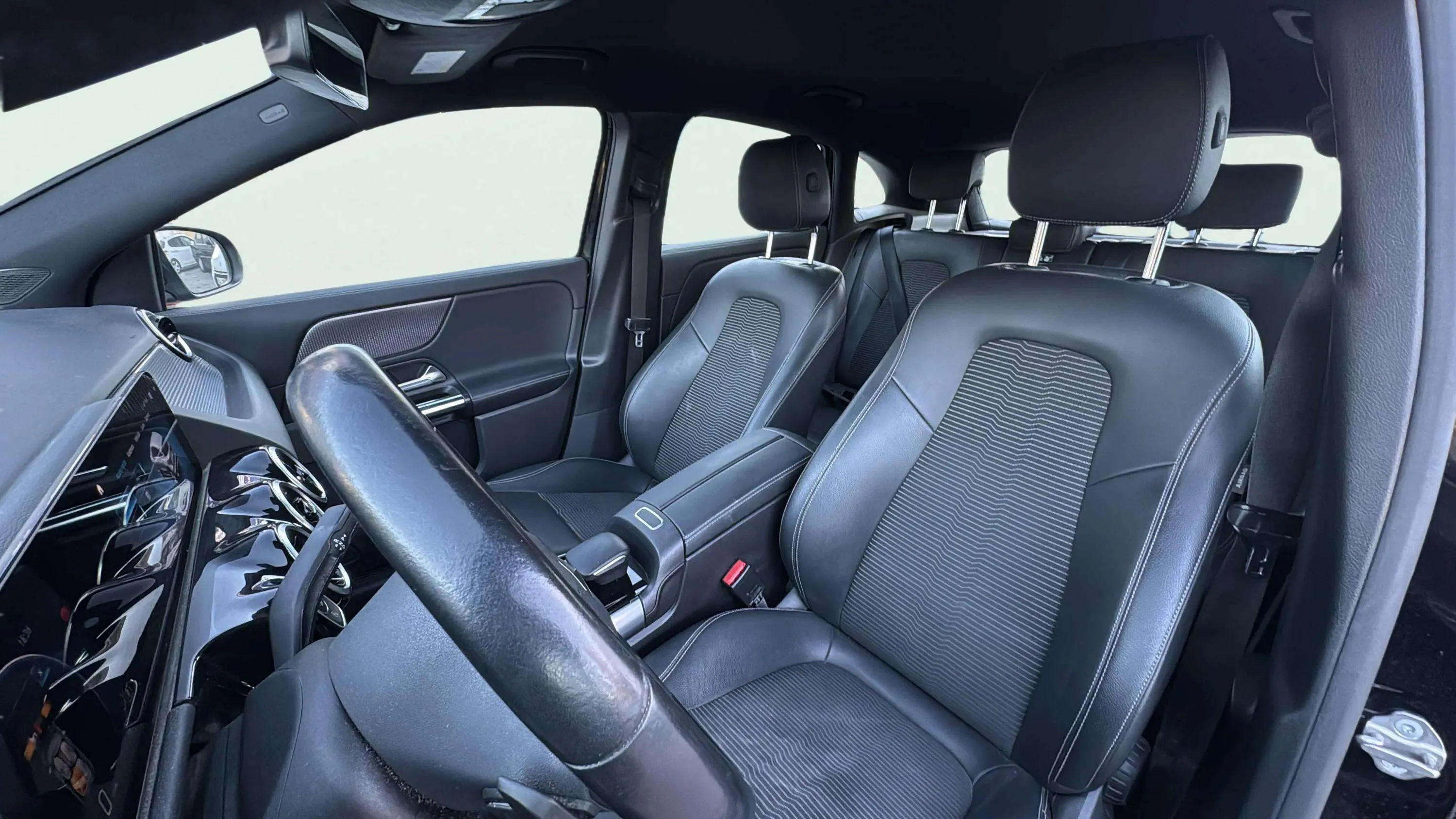 Mercedes-Benz GLA 200 D - foto 20