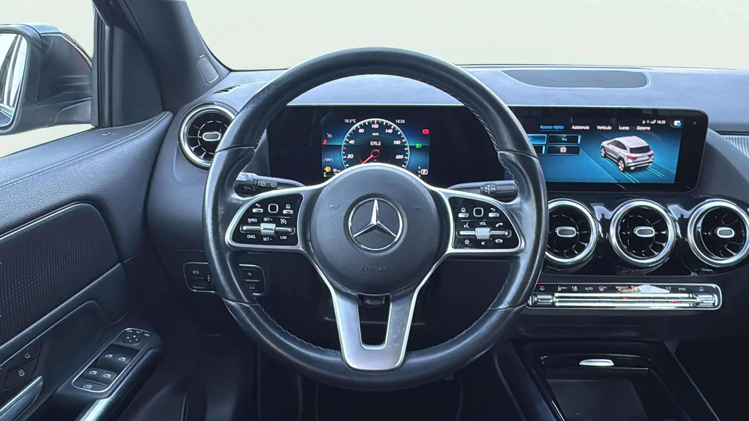 Mercedes-Benz GLA 200 D - foto 14