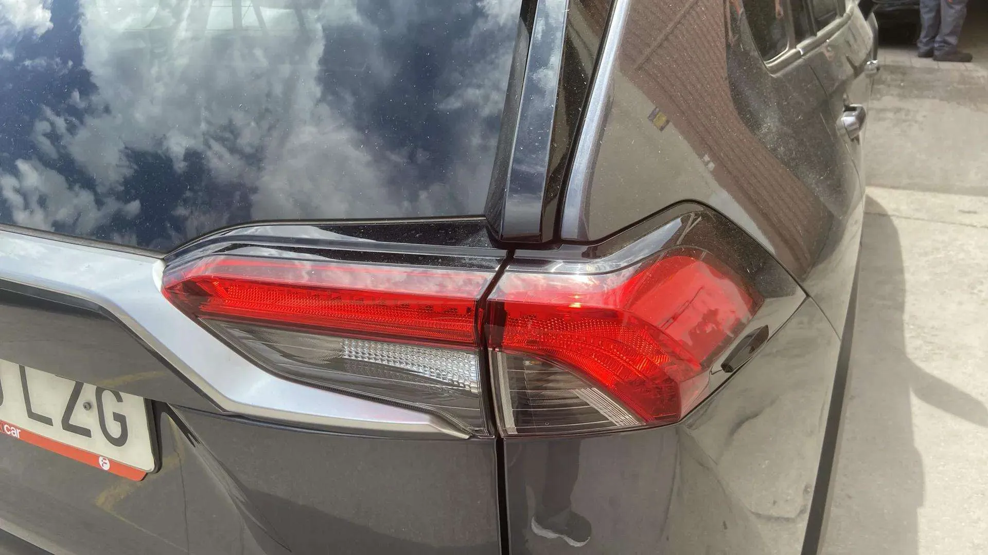 Toyota RAV4 2.5l 220H Advance - foto 12