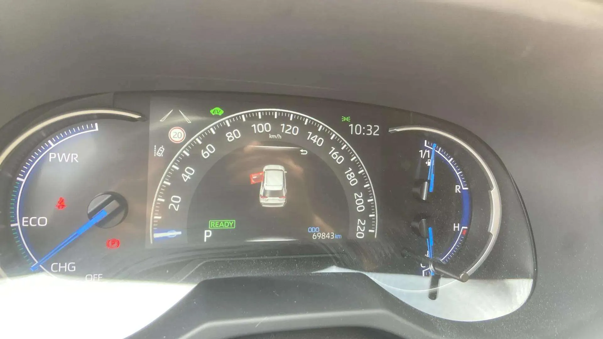 Toyota RAV4 2.5l 220H Advance - foto 16
