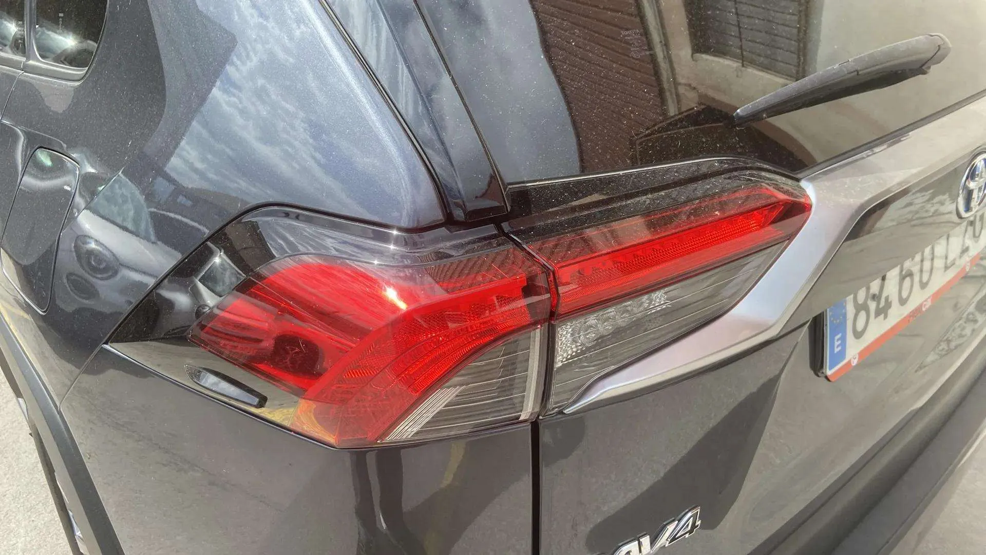 Toyota RAV4 2.5l 220H Advance - foto 11
