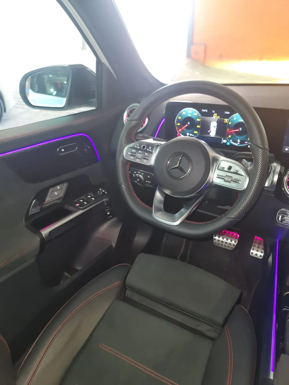 Mercedes-Benz GLB 200 - foto 14