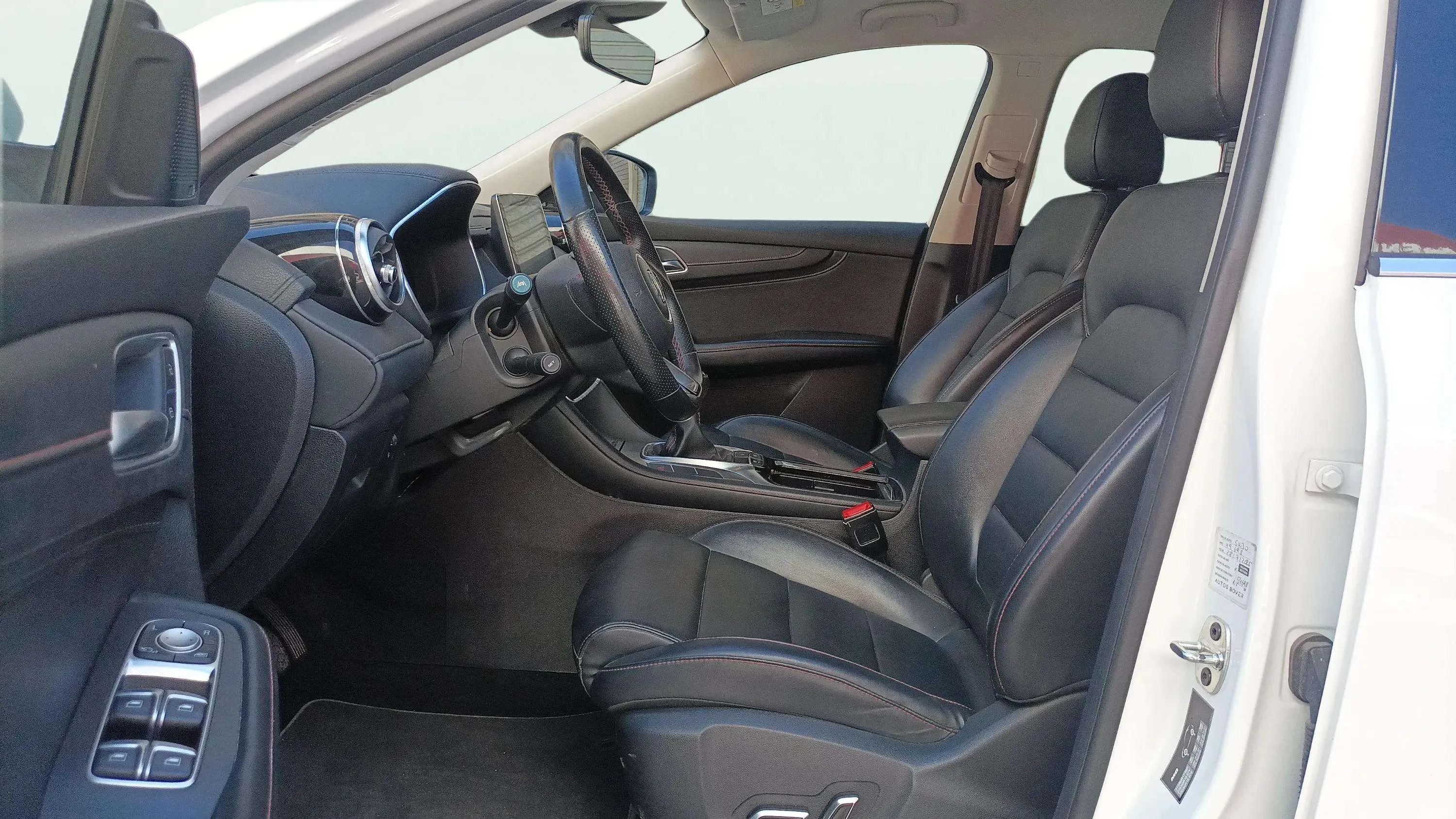 MG HS 1.5 Turbo GDI Comfort - foto 11