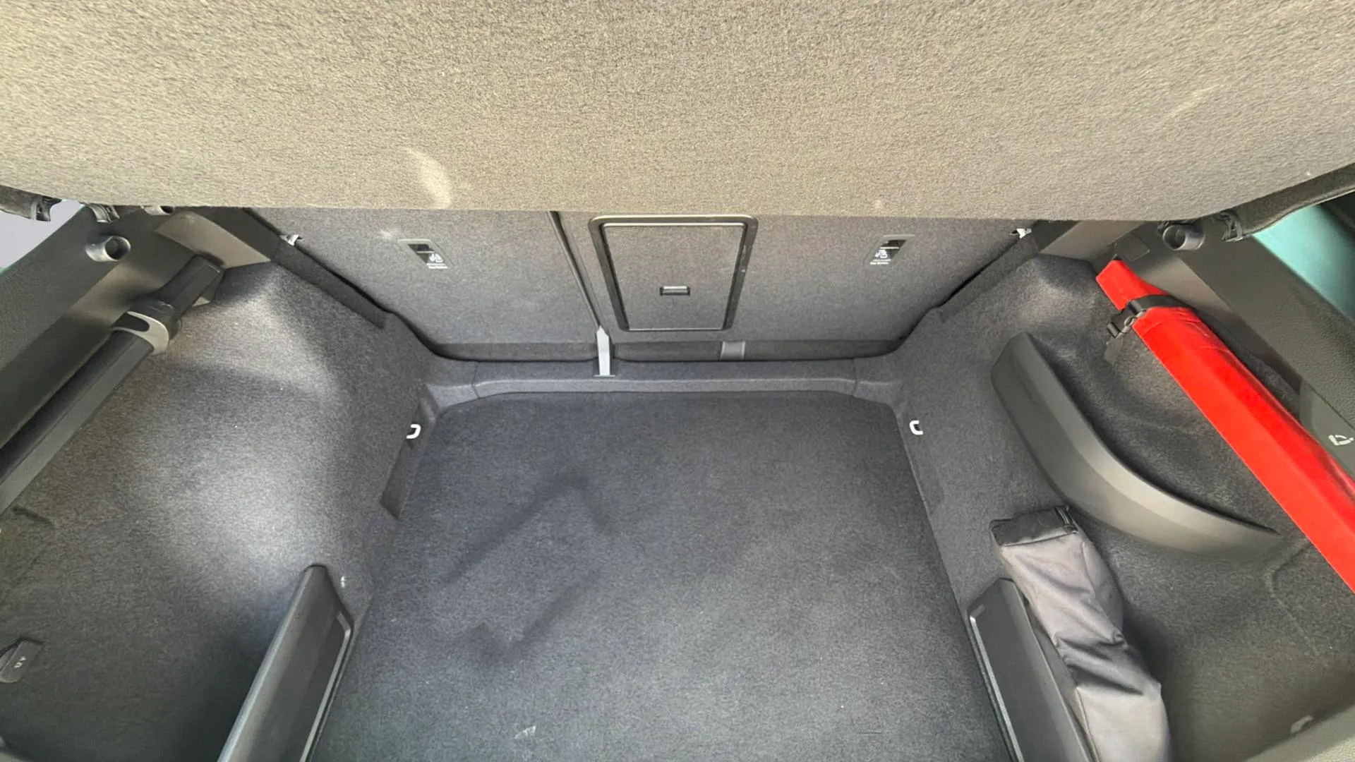 Škoda Karoq 2.0 TDI DSG 4x4 Ambition - foto 16