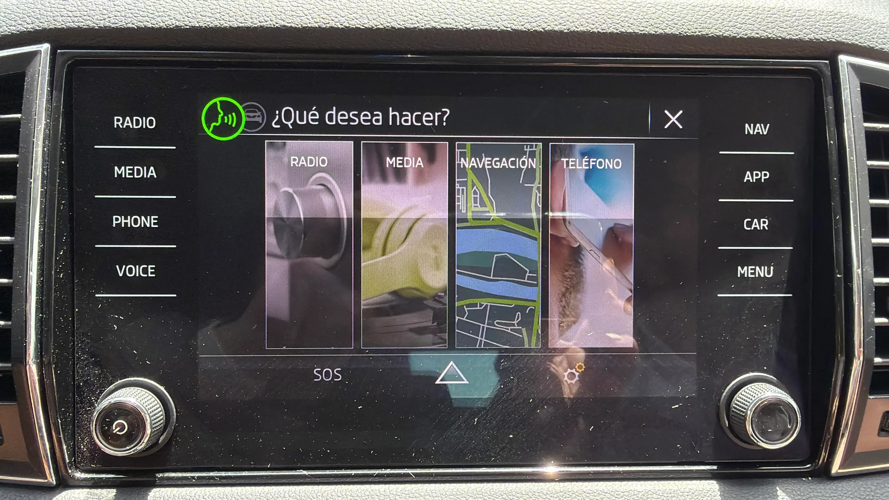 Škoda Karoq 2.0 TDI DSG 4x4 Ambition - foto 24