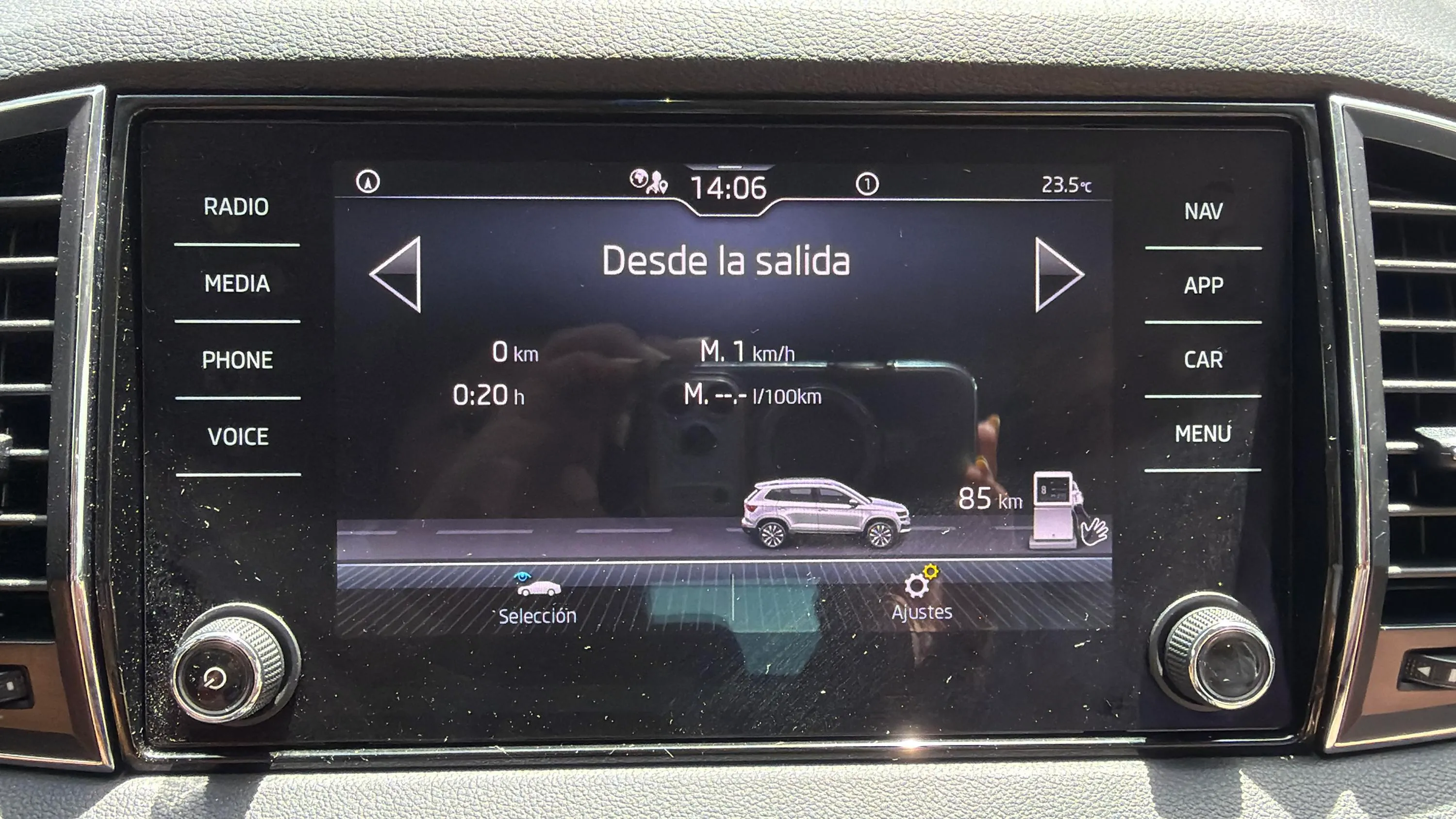 Škoda Karoq 2.0 TDI DSG 4x4 Ambition - foto 27