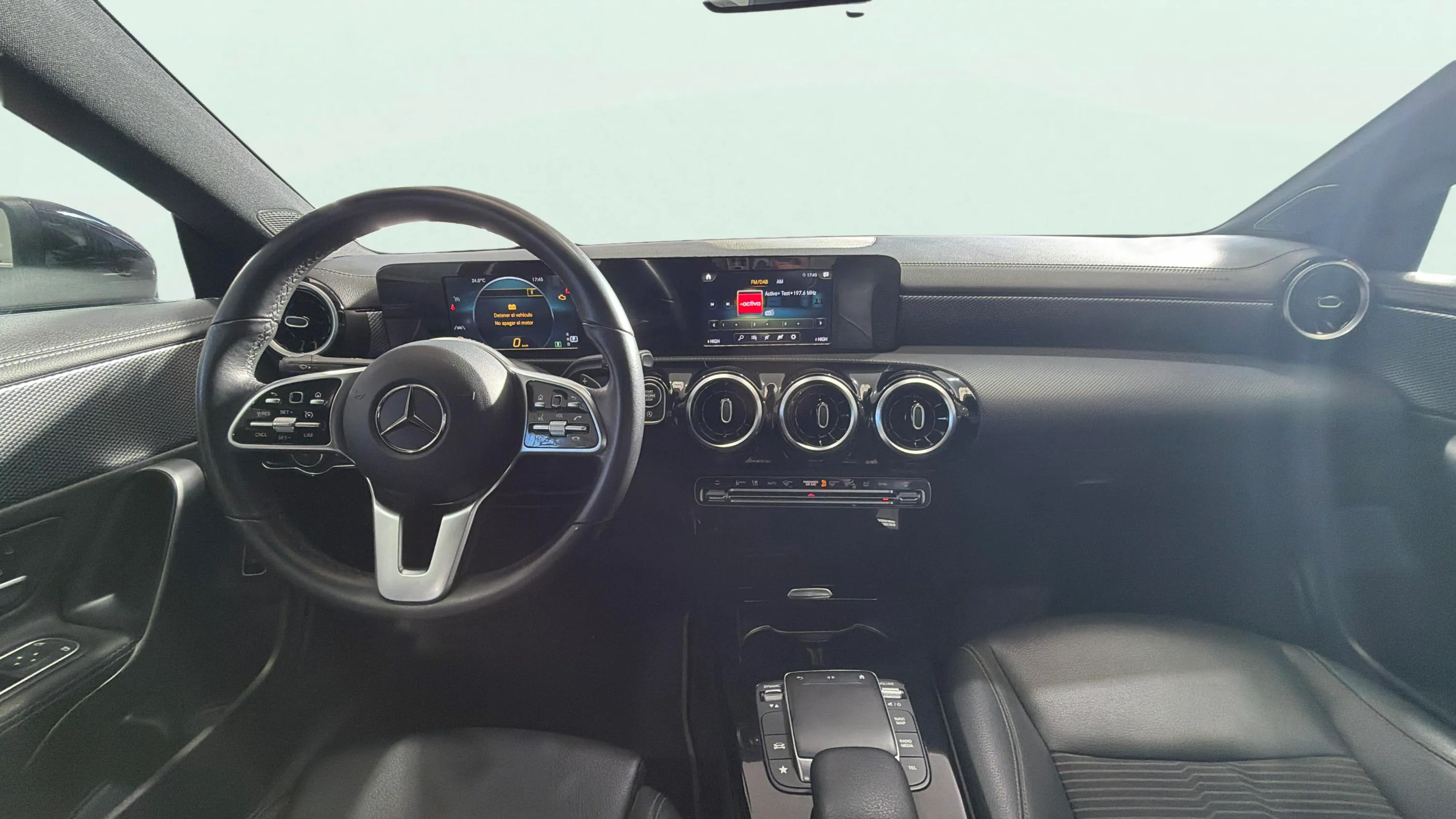 Mercedes-Benz CLA 200 D DCT - foto 9