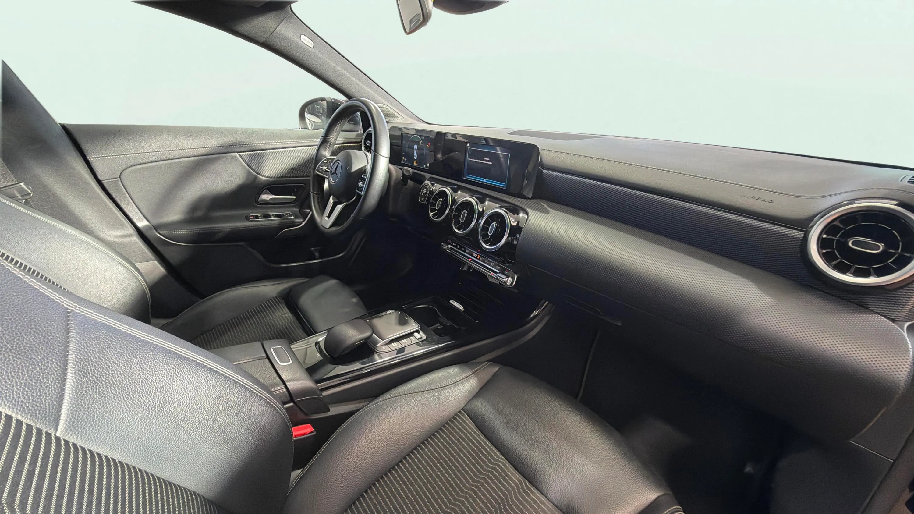 Mercedes-Benz CLA 200 D DCT - foto 13