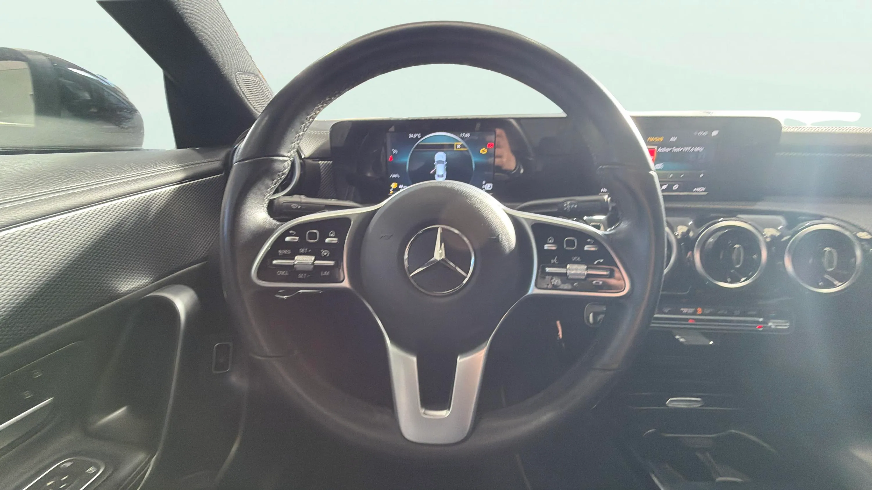 Mercedes-Benz CLA 200 D DCT - foto 11