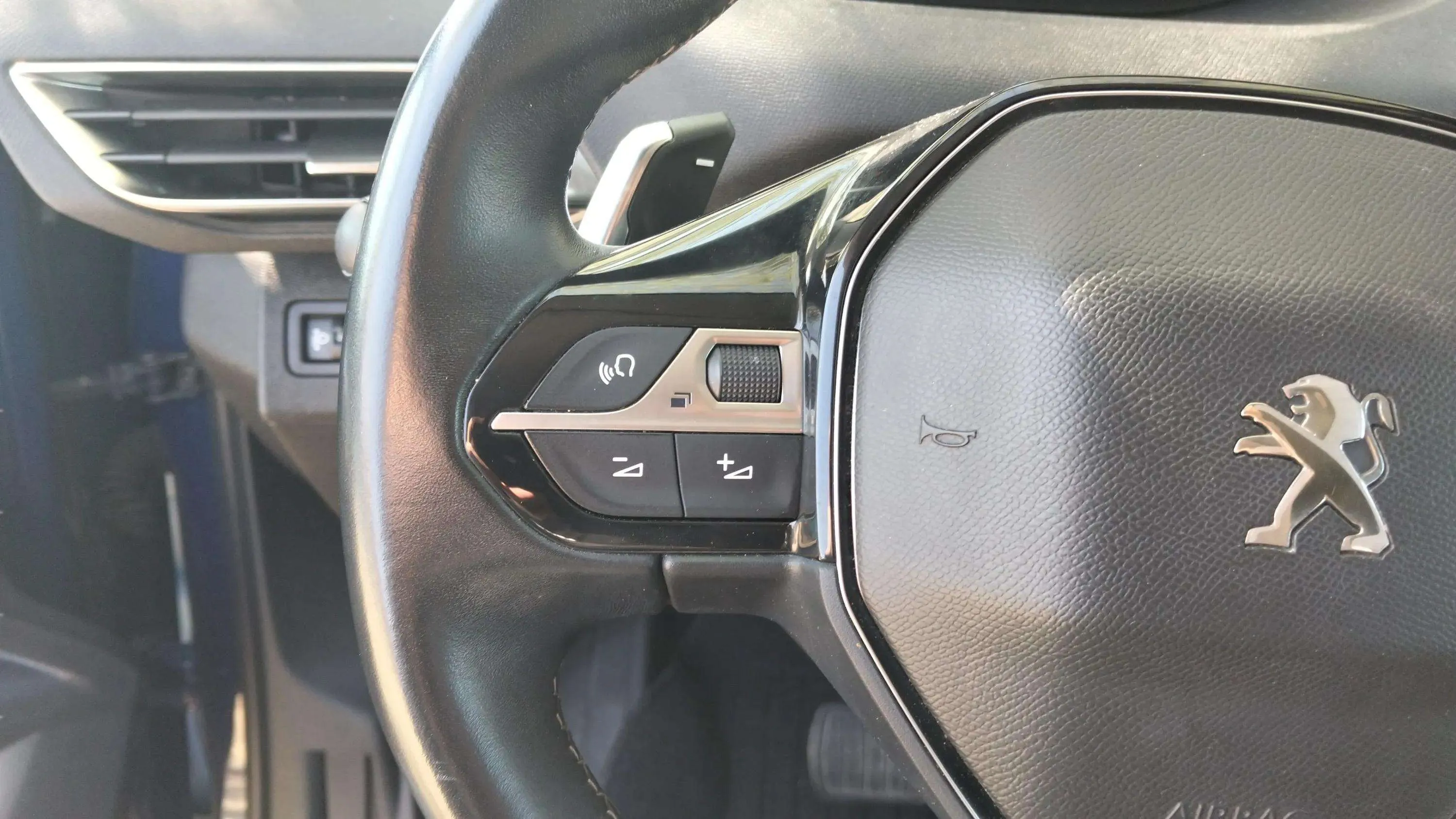 Peugeot 3008 1.5 BlueHDi Allure EAT8 - foto 16