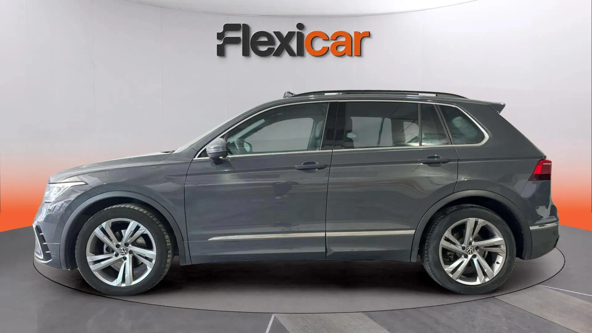 Volkswagen Tiguan R-Line 2.0 TDI DSG - foto 7