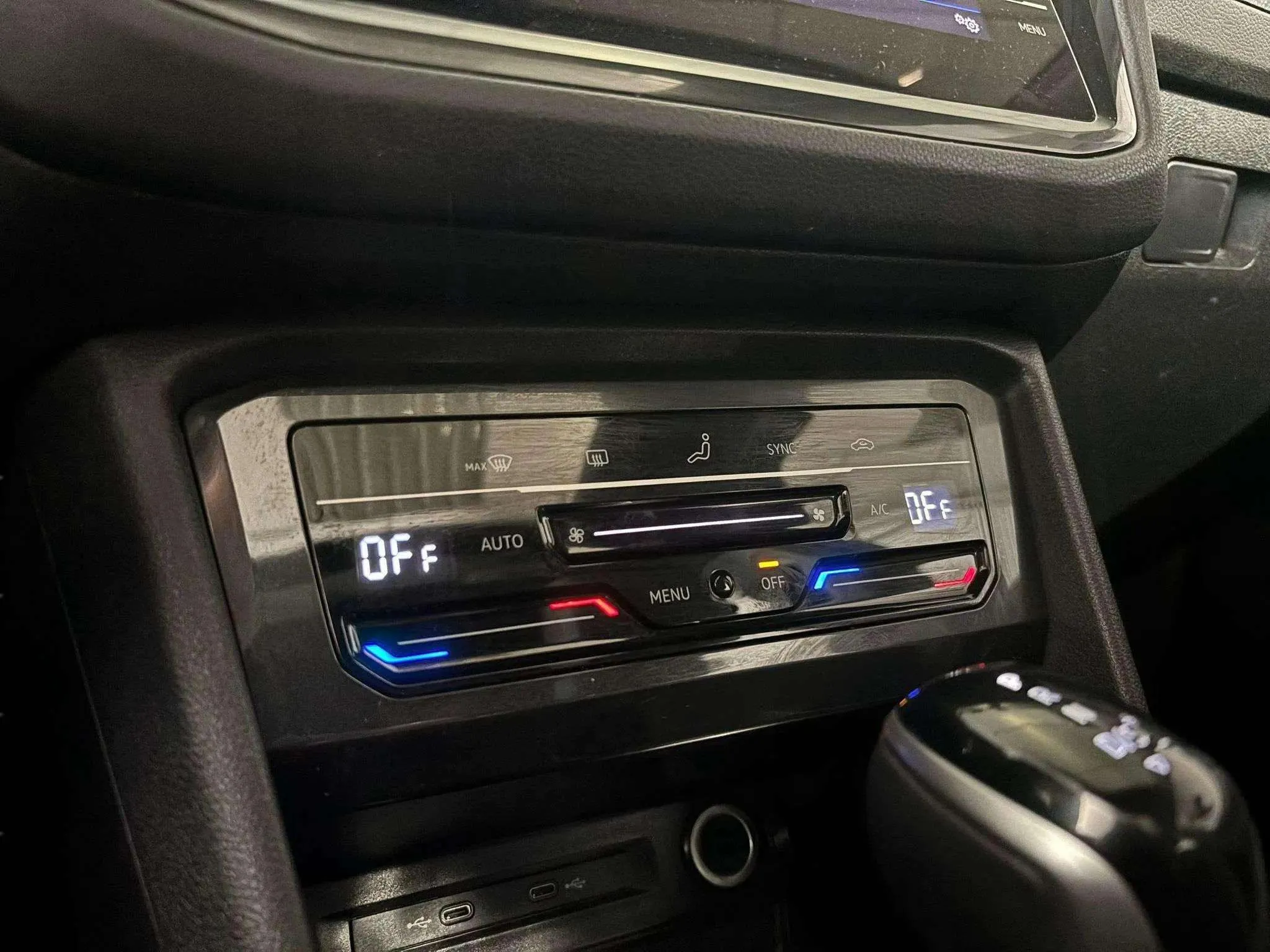Volkswagen Tiguan R-Line 2.0 TDI DSG - foto 24