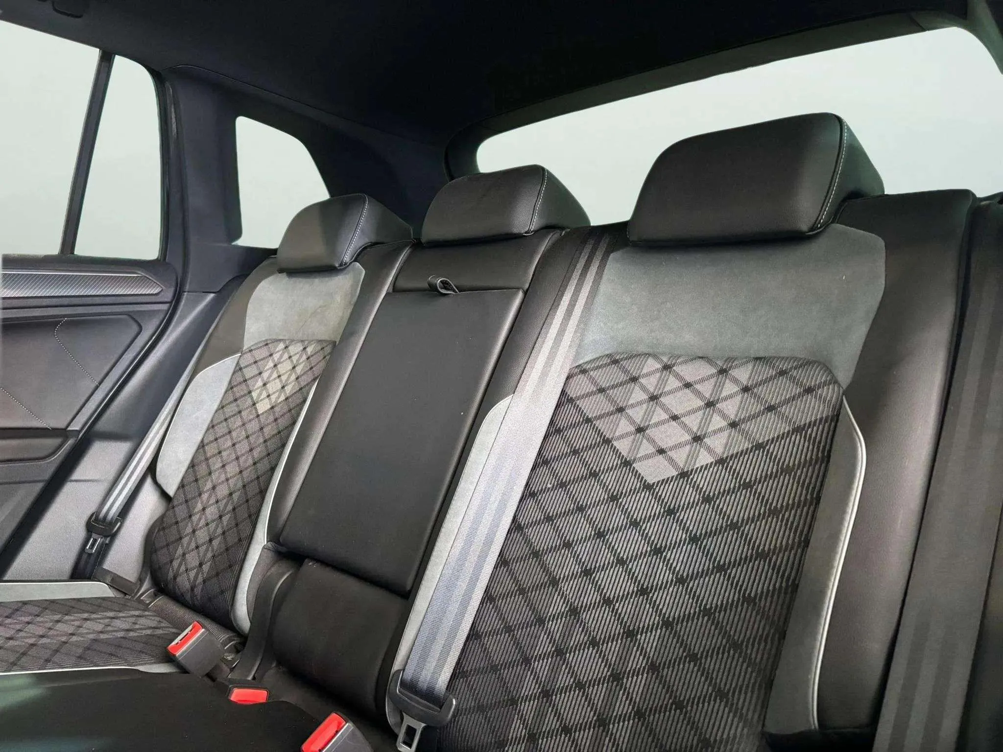 Volkswagen Tiguan R-Line 2.0 TDI DSG - foto 17