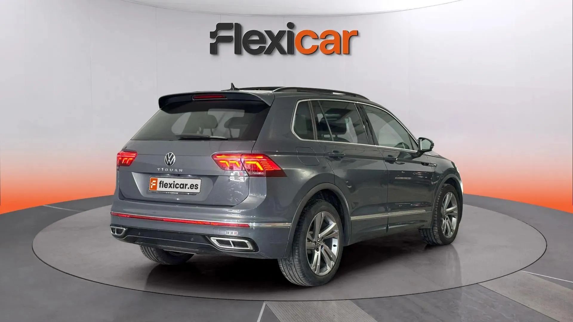 Volkswagen Tiguan R-Line 2.0 TDI DSG - foto 4
