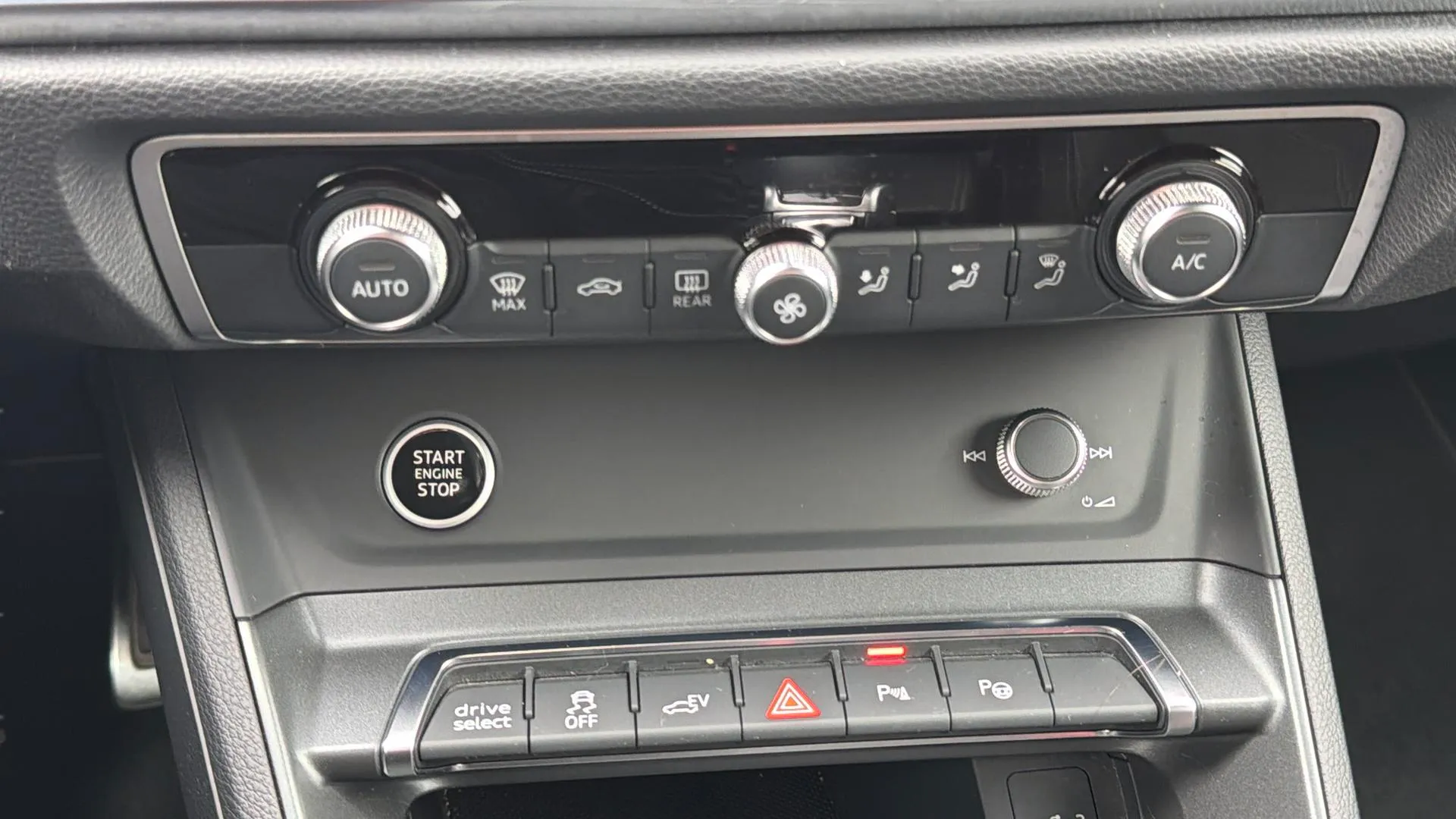 Audi Q3 45 TFSI e S tronic S Line - foto 21