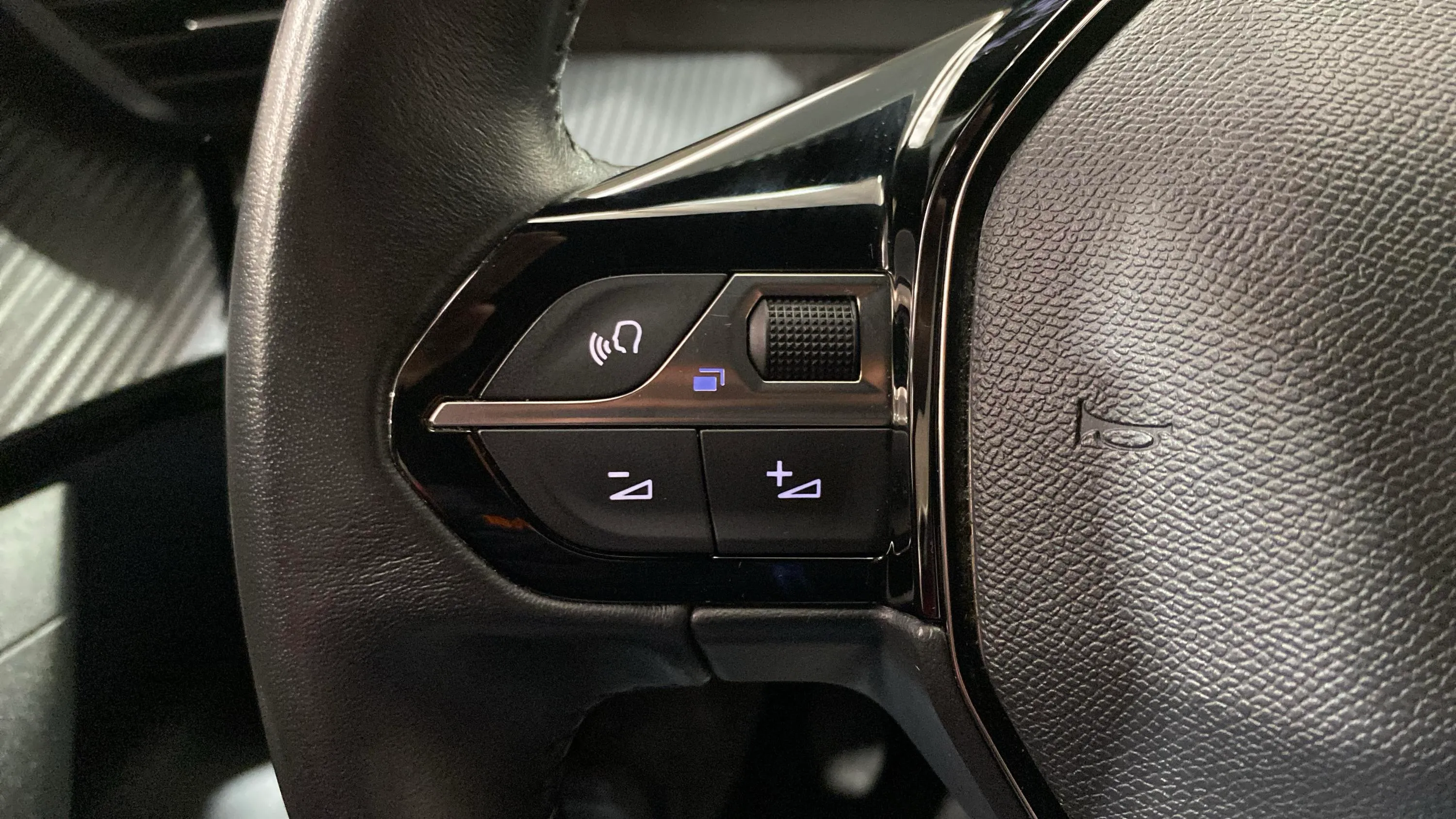 Peugeot 2008 Active Pack PureTech 100 - foto 18