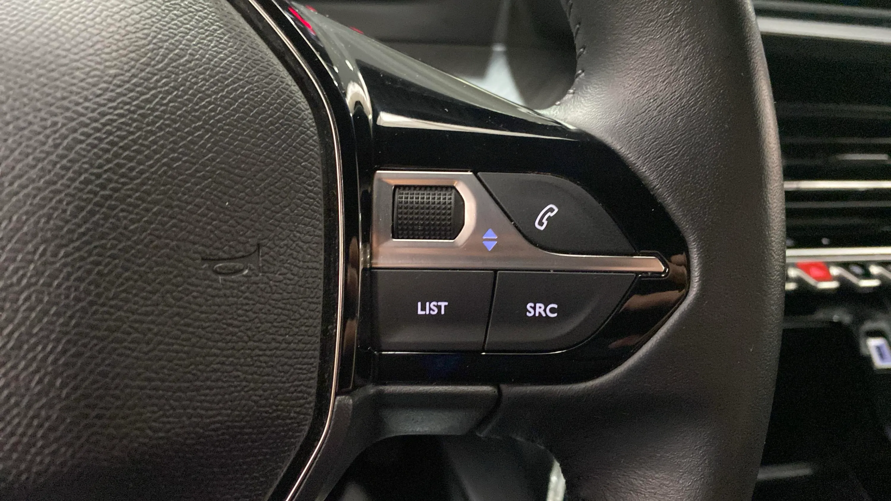 Peugeot 2008 Active Pack PureTech 100 - foto 19
