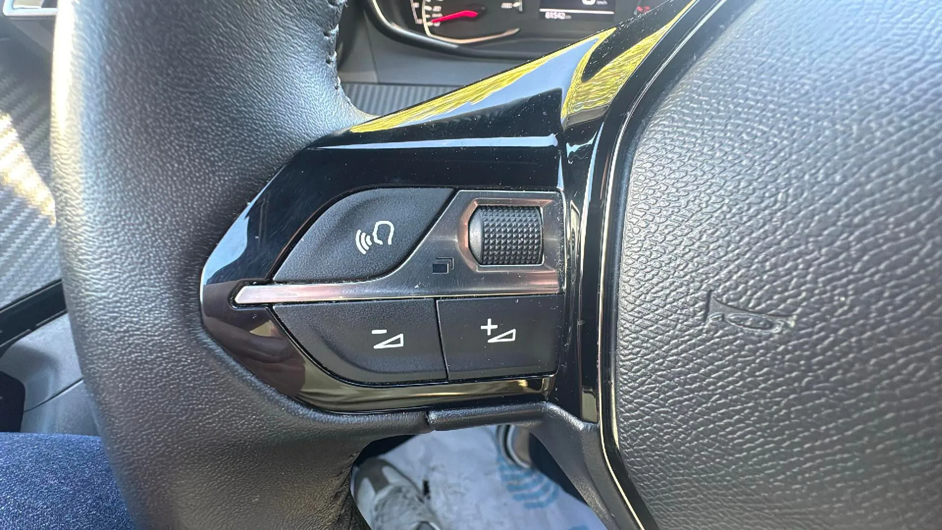 Peugeot 2008 Active Pack PureTech 100 - foto 10