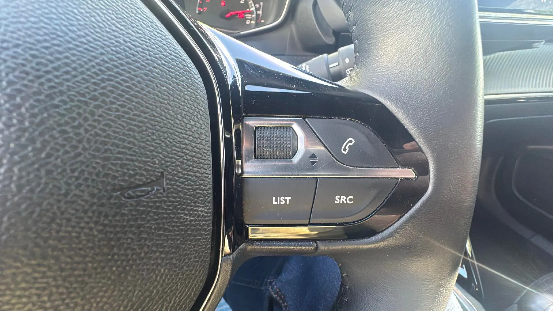 Peugeot 2008 Active Pack PureTech 100 - foto 14