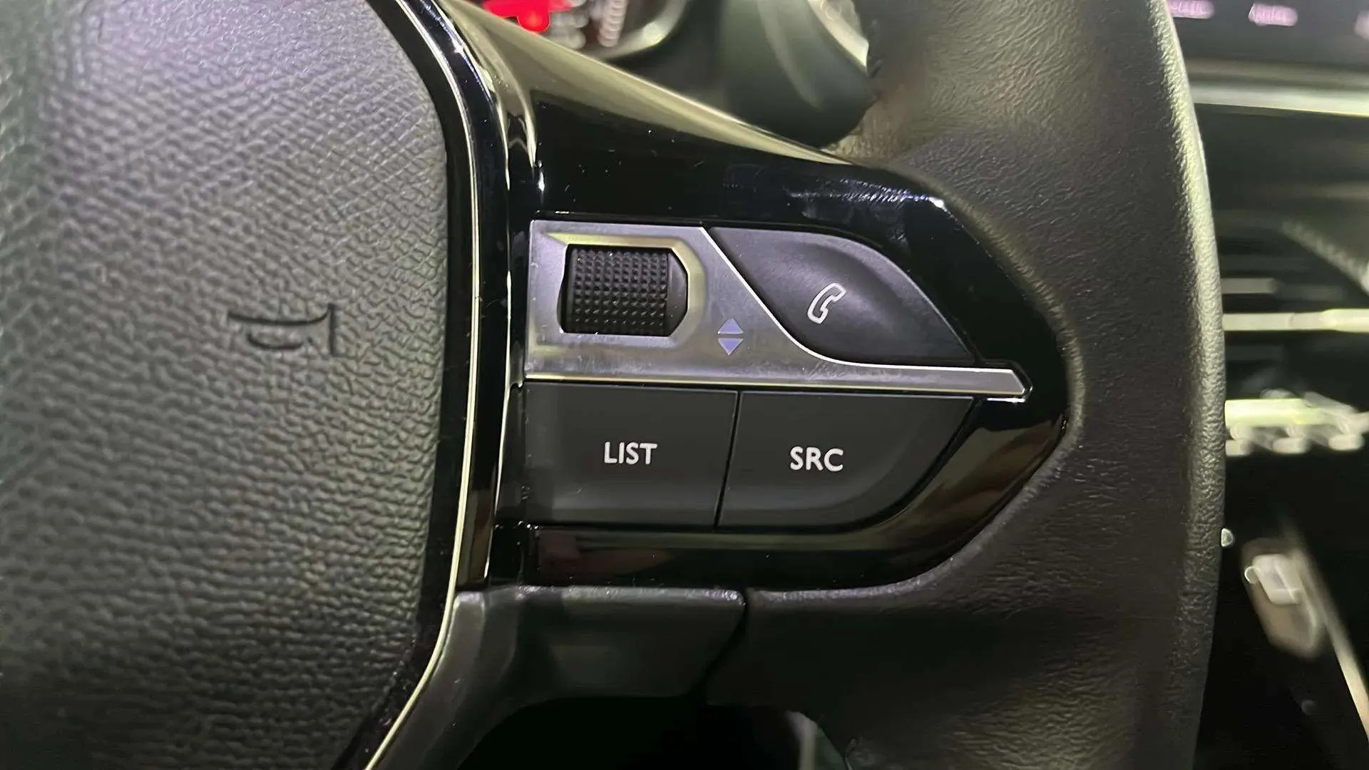 Peugeot 2008 Active Pack PureTech 100 - foto 19
